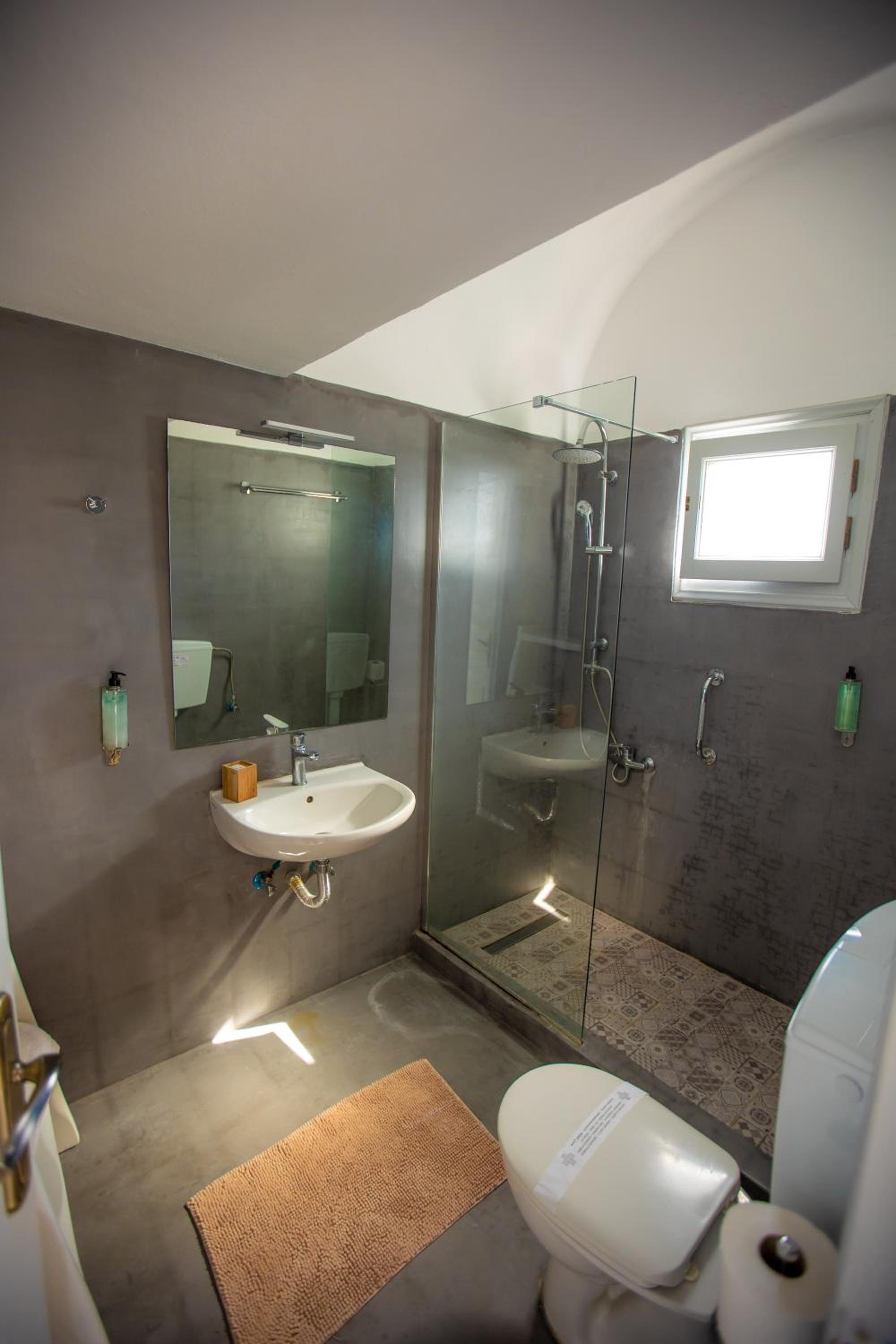 Premier Suite with Hot Tub and Sea View - Photo 24