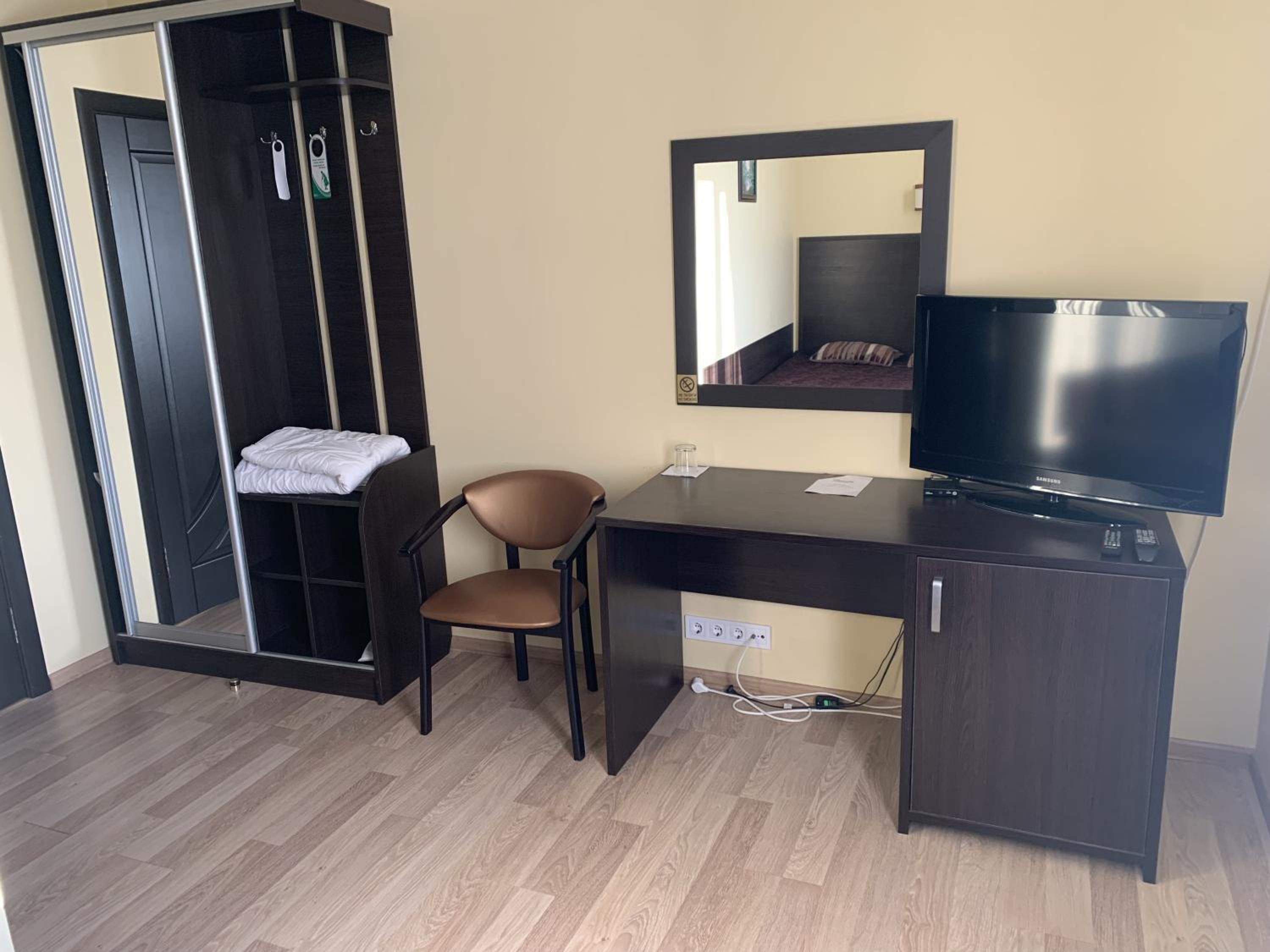 Budget Double Room photo 2