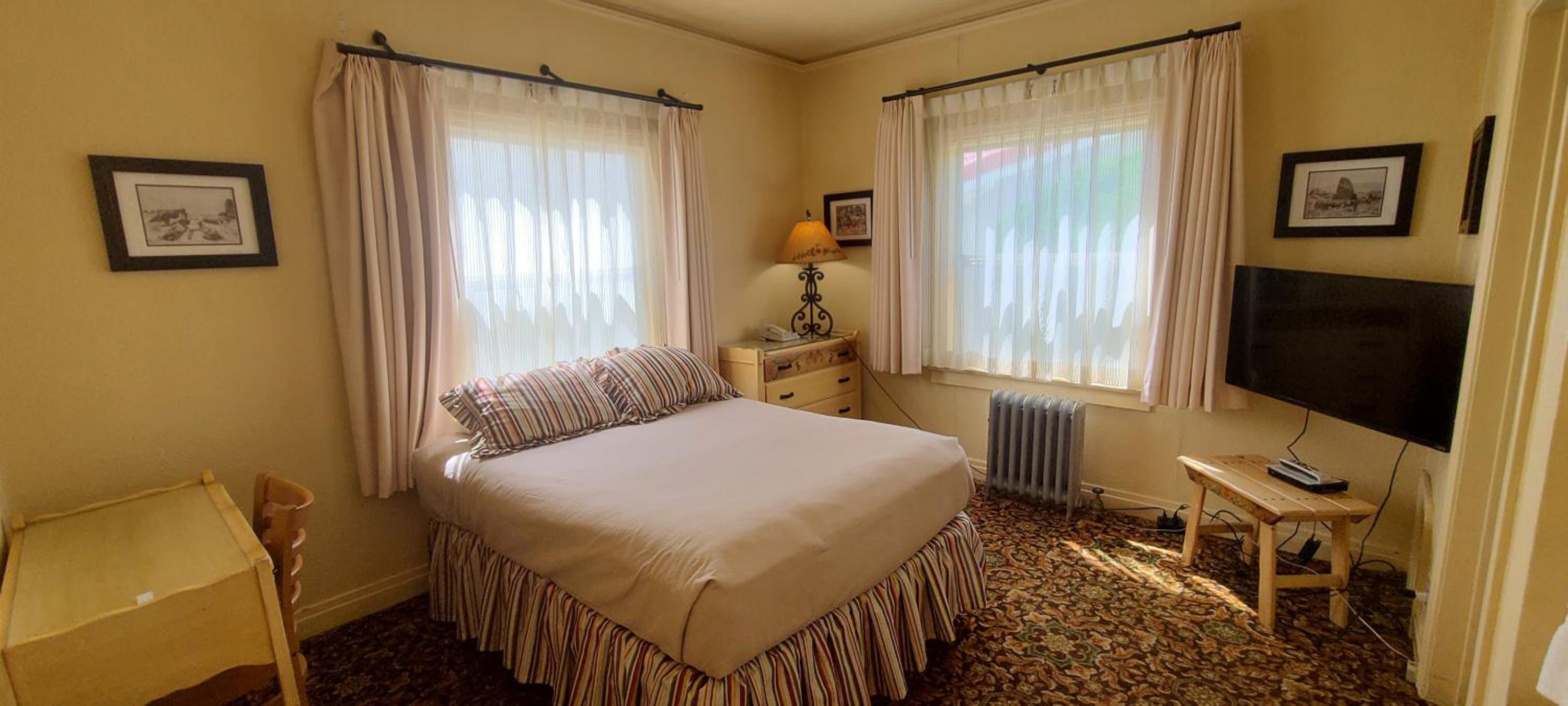 Double Room with Private Bathroom photo 1