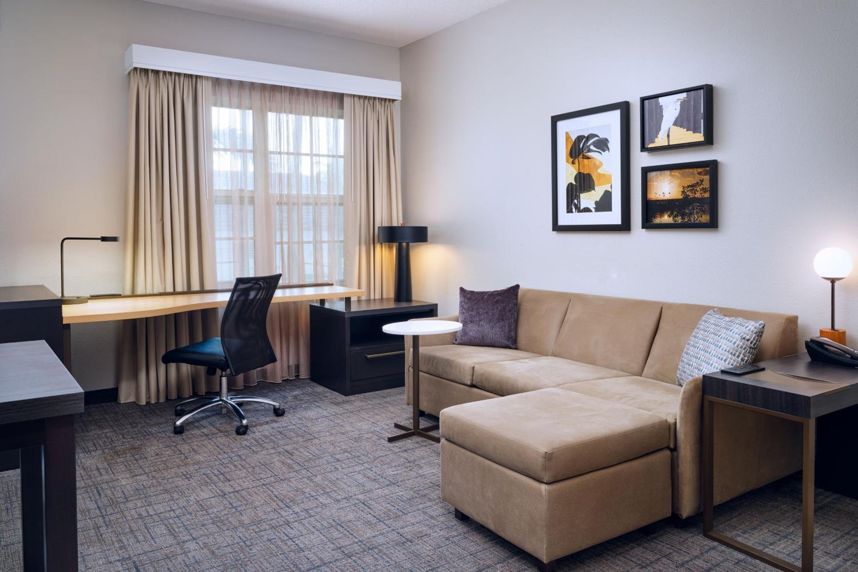 Queen Studio with Sofa Bed - Photo 22