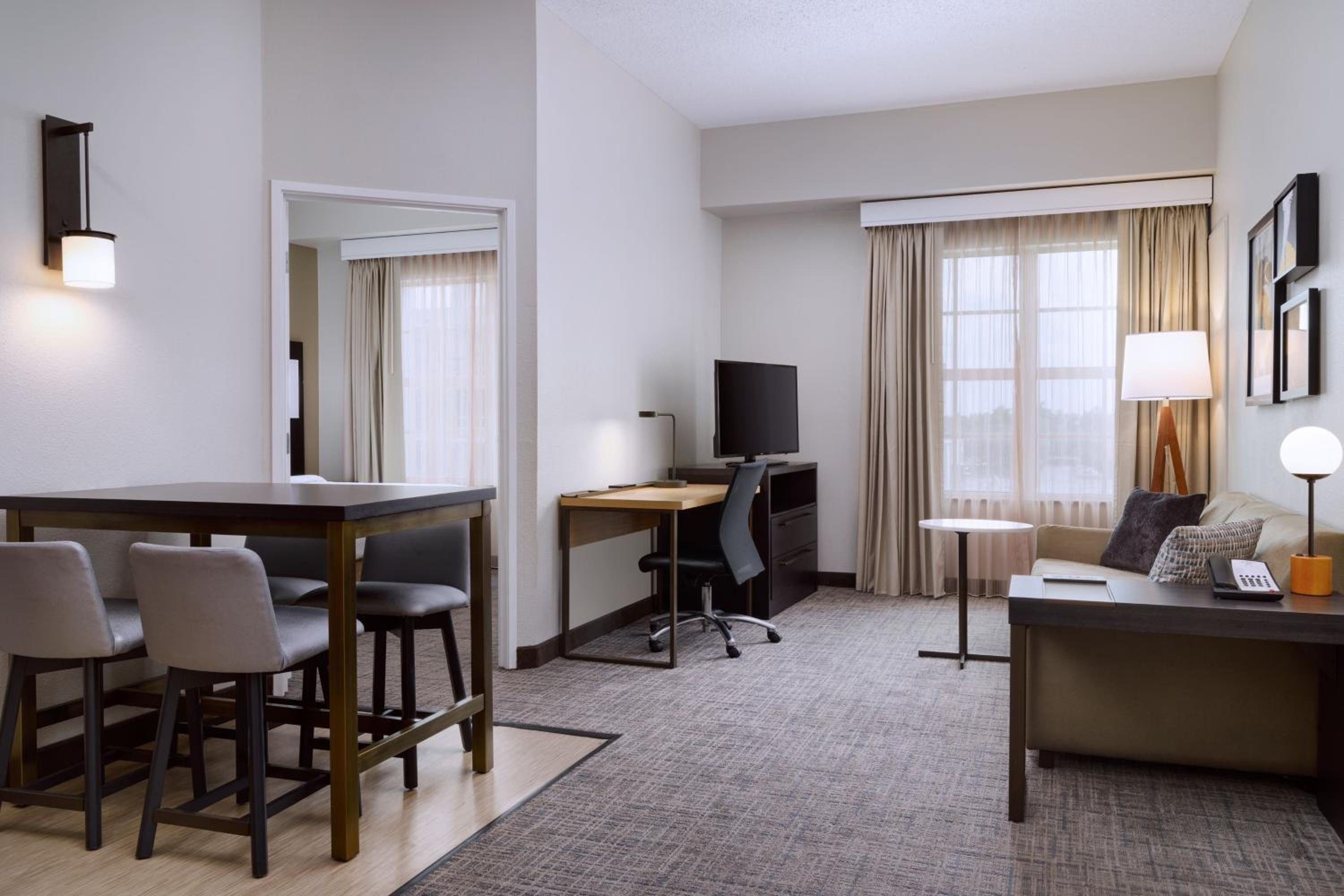 Two-Bedroom Suite - Photo 3