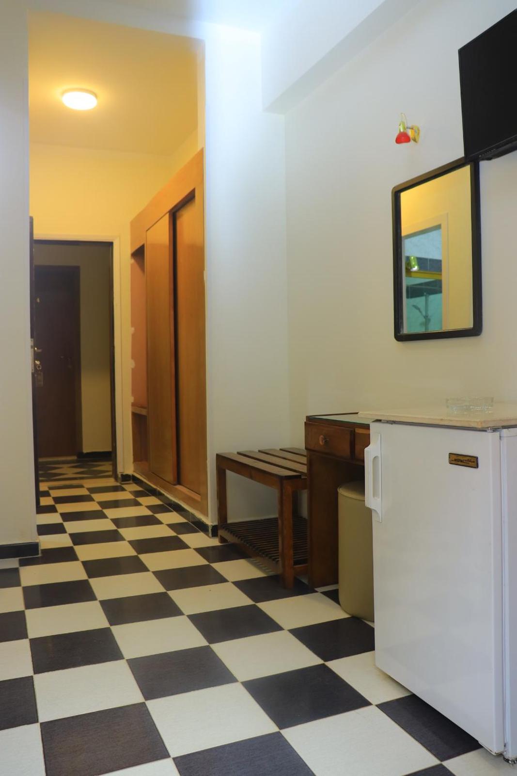 Standard Double or Twin Room - Photo 4