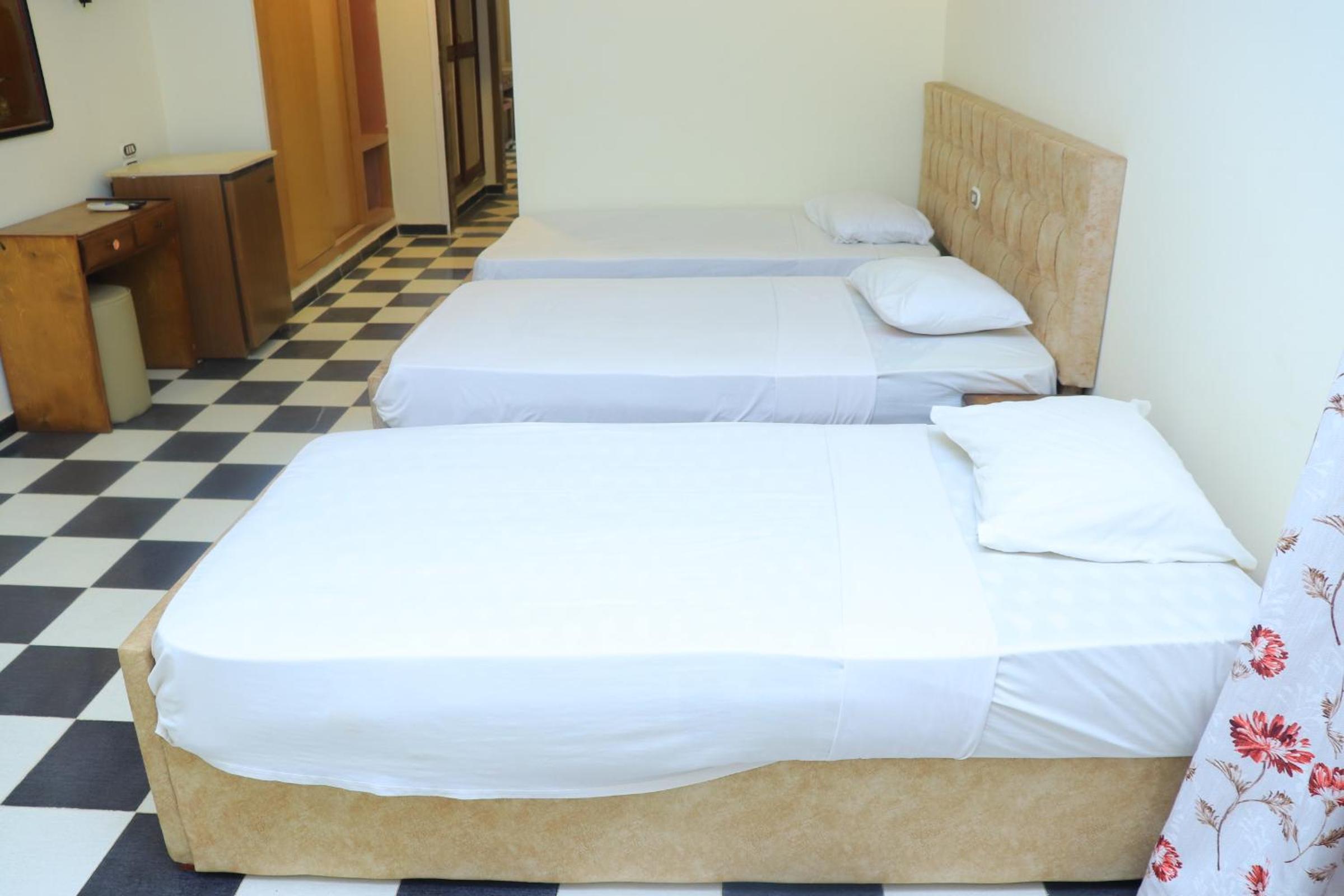 Standard Triple Room - Photo 2