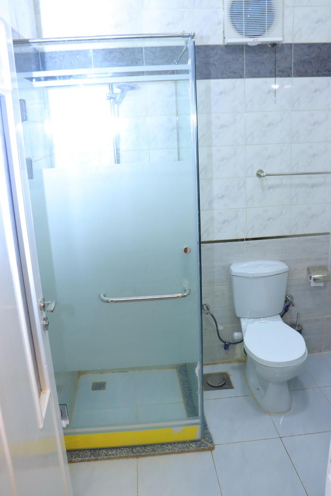 Standard Double or Twin Room - Photo 5