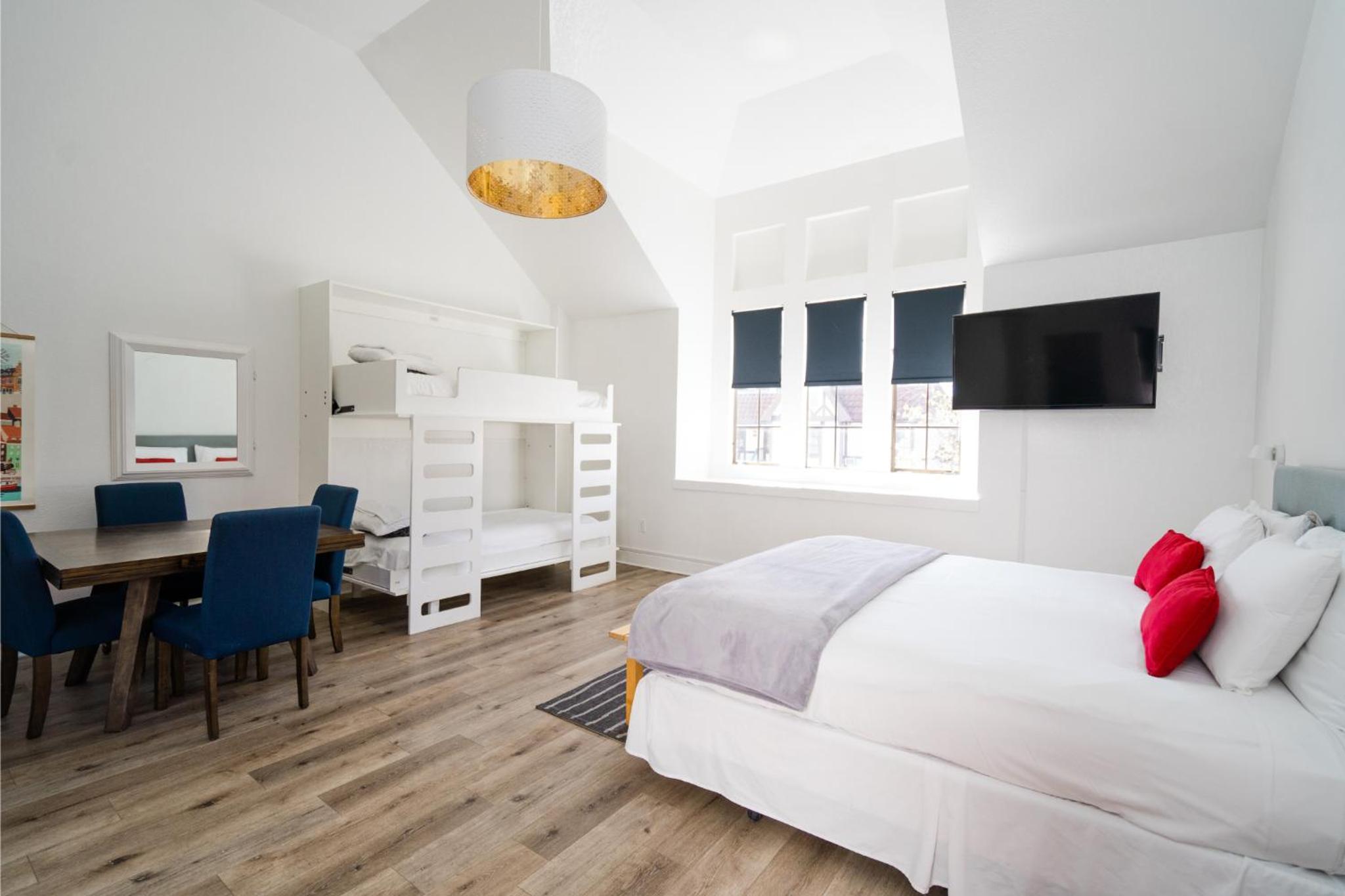 King Room with Two Twin Beds photo 2