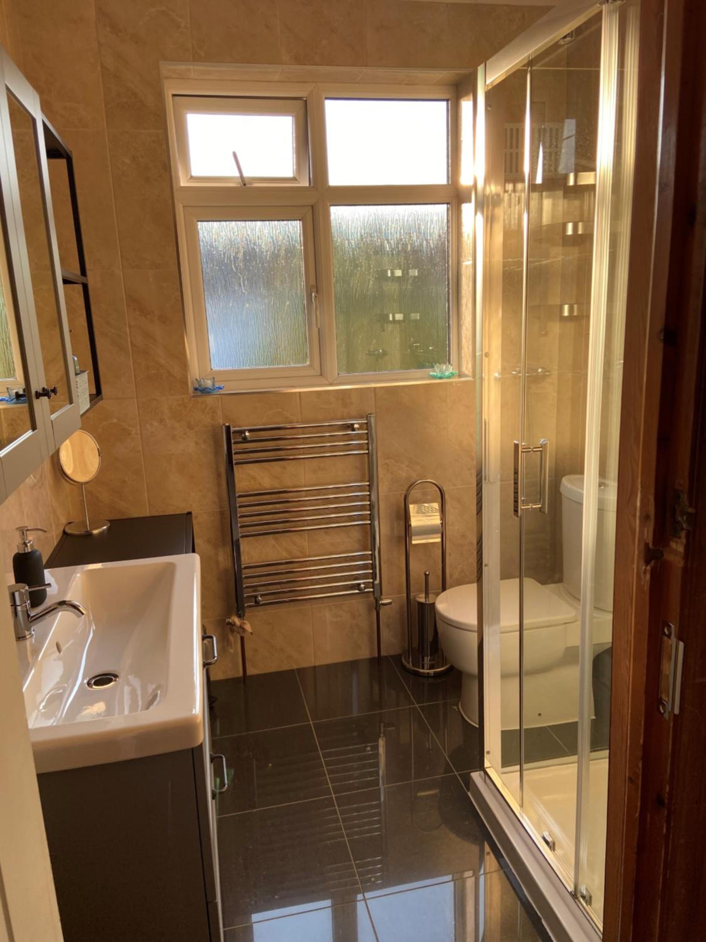 Double Room With Private Bathroom photo 3
