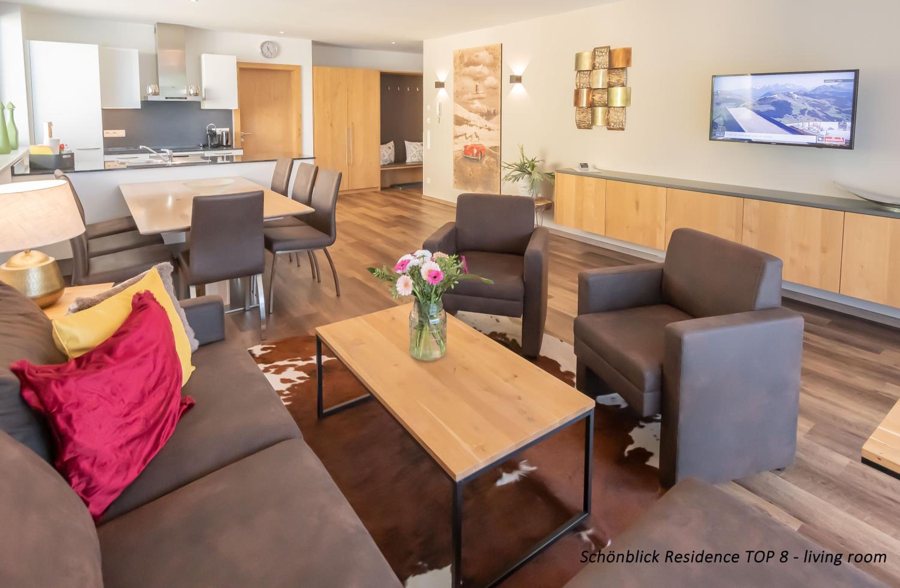 Three-Bedroom Apartment with Balcony - Top 8