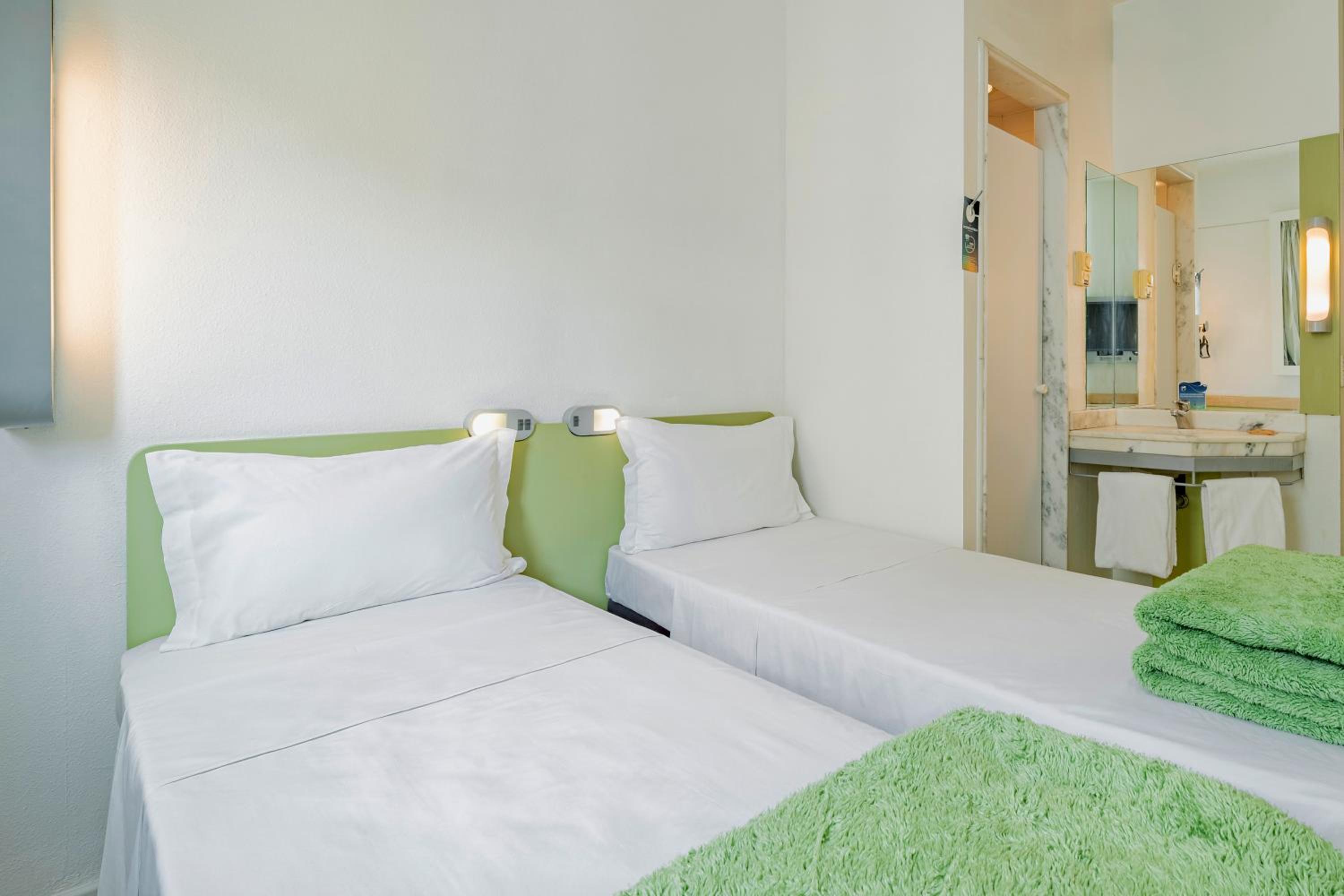 Standard Twin Room photo 1