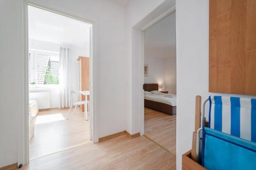 Apartment with Balcony photo 2