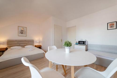 Triple Room with Balcony photo 2