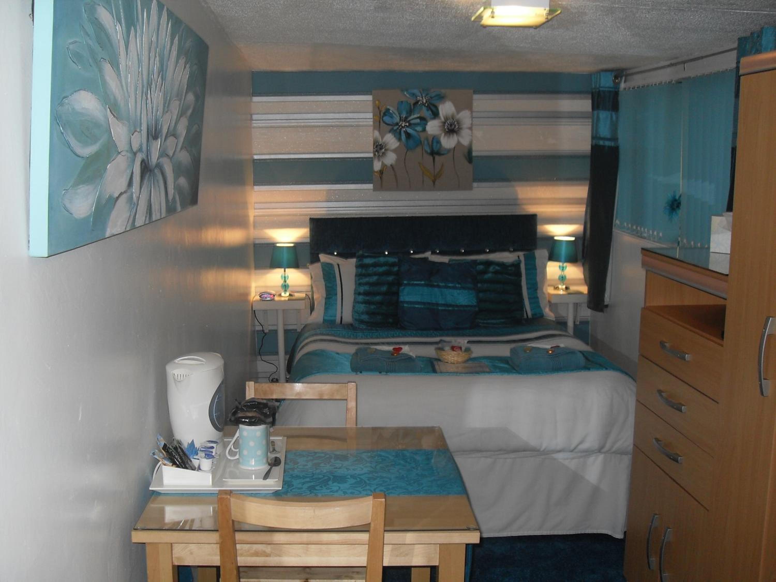 Double Room - Photo 10