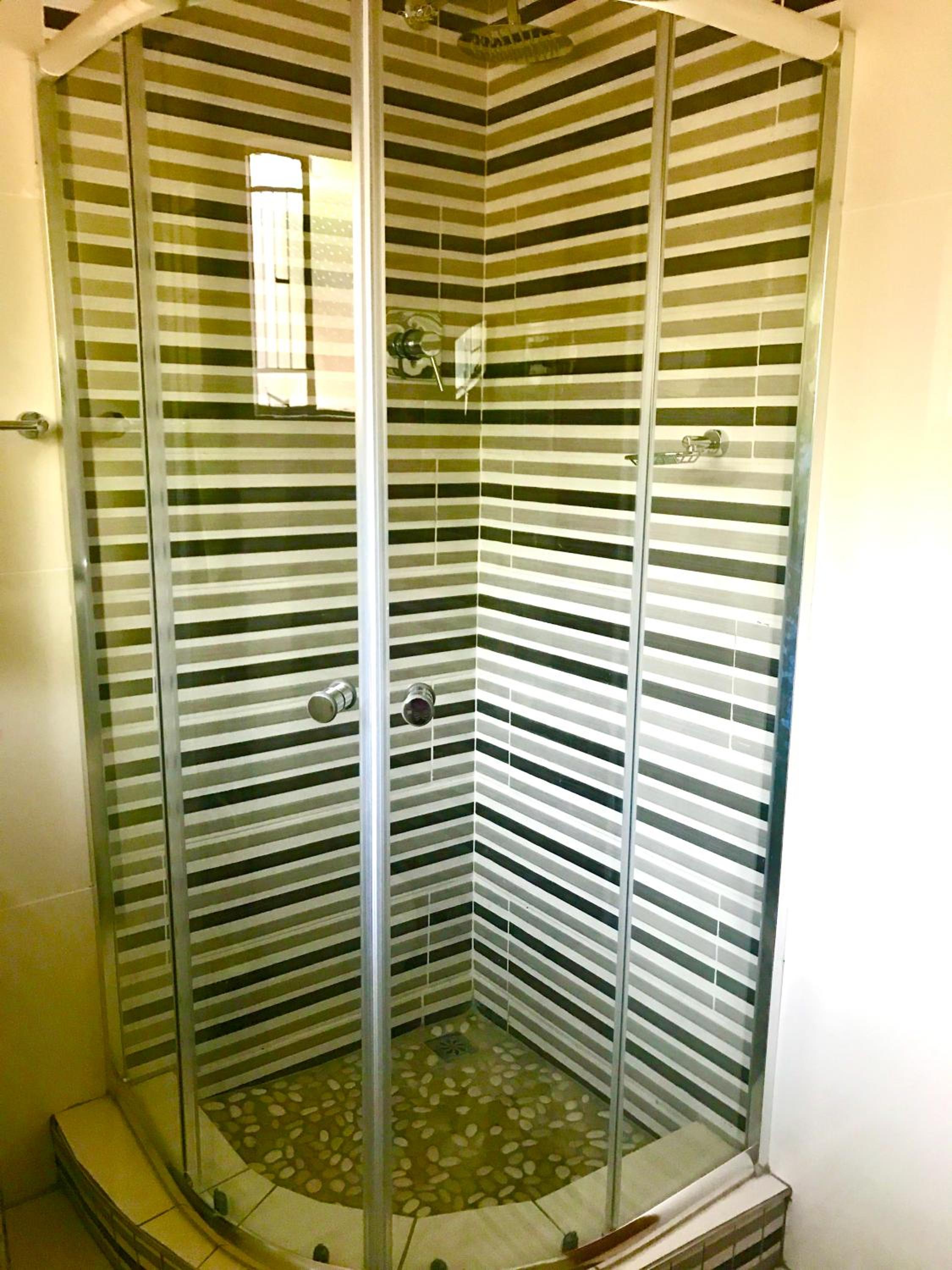 Triple Room with Private Bathroom photo 2