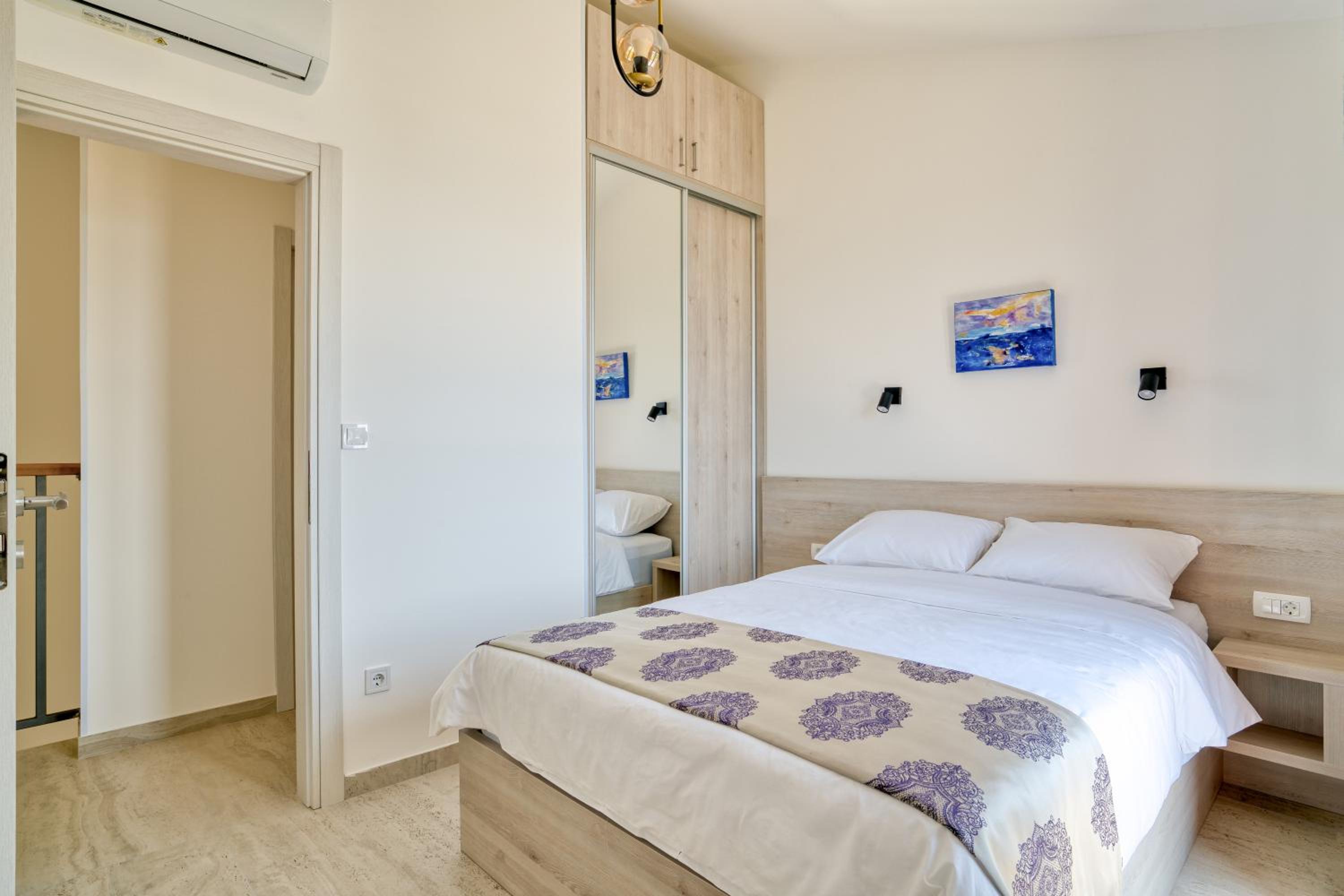 Three-Bedroom Villa photo 1