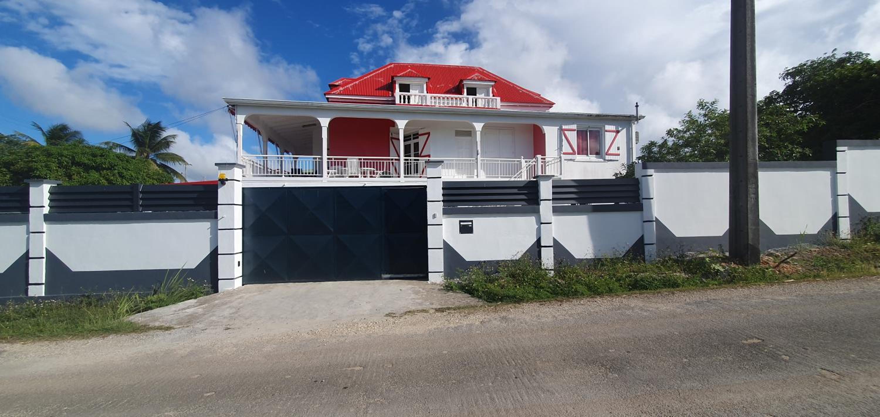 Four-Bedroom House photo 1