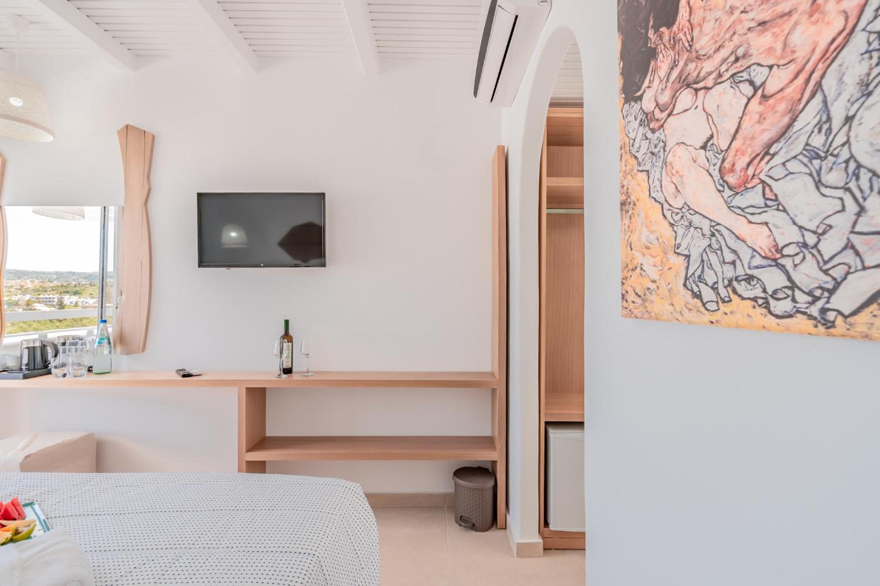 Deluxe Double Room - Photo 8