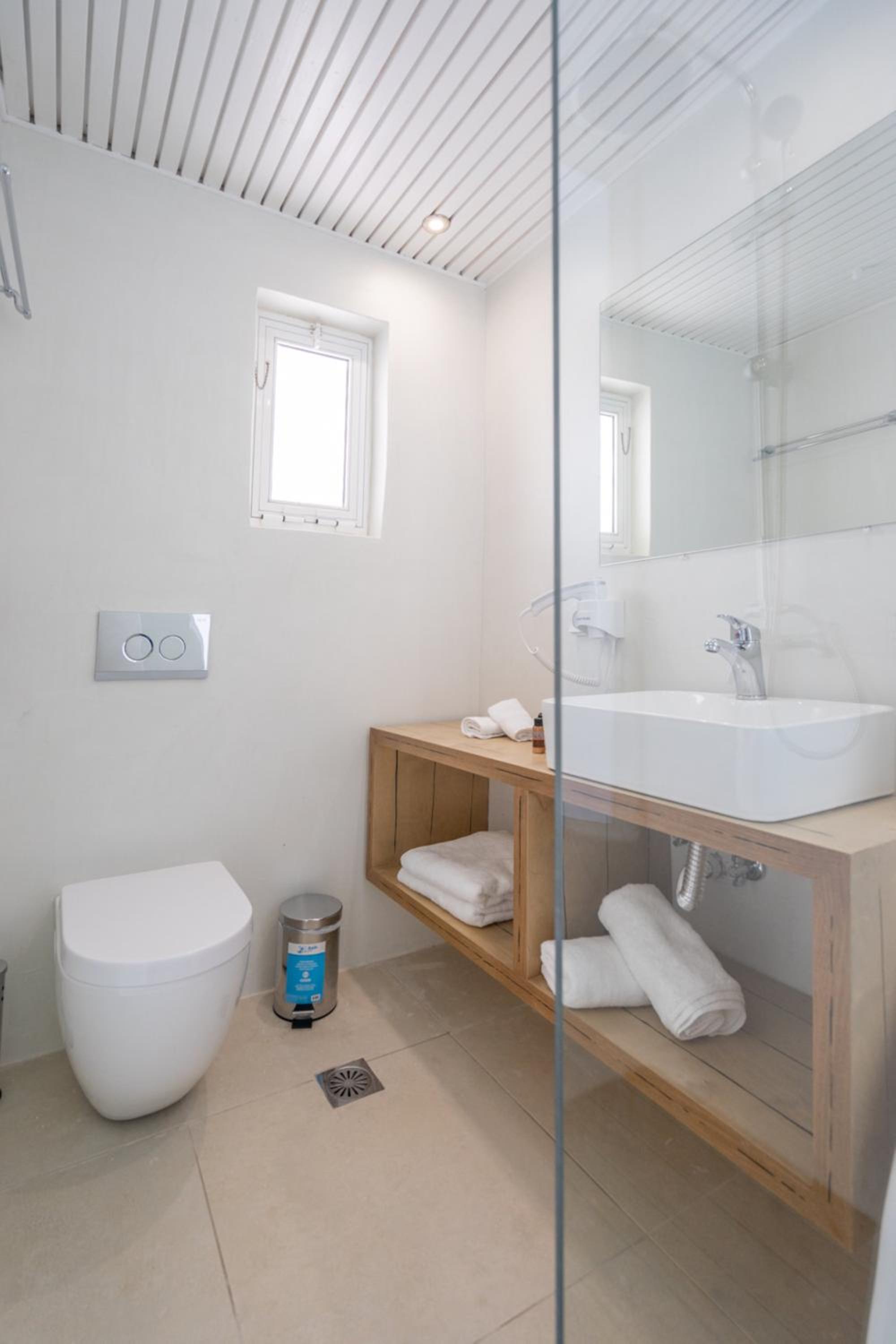 Junior Suite with Private Pool - Photo 22