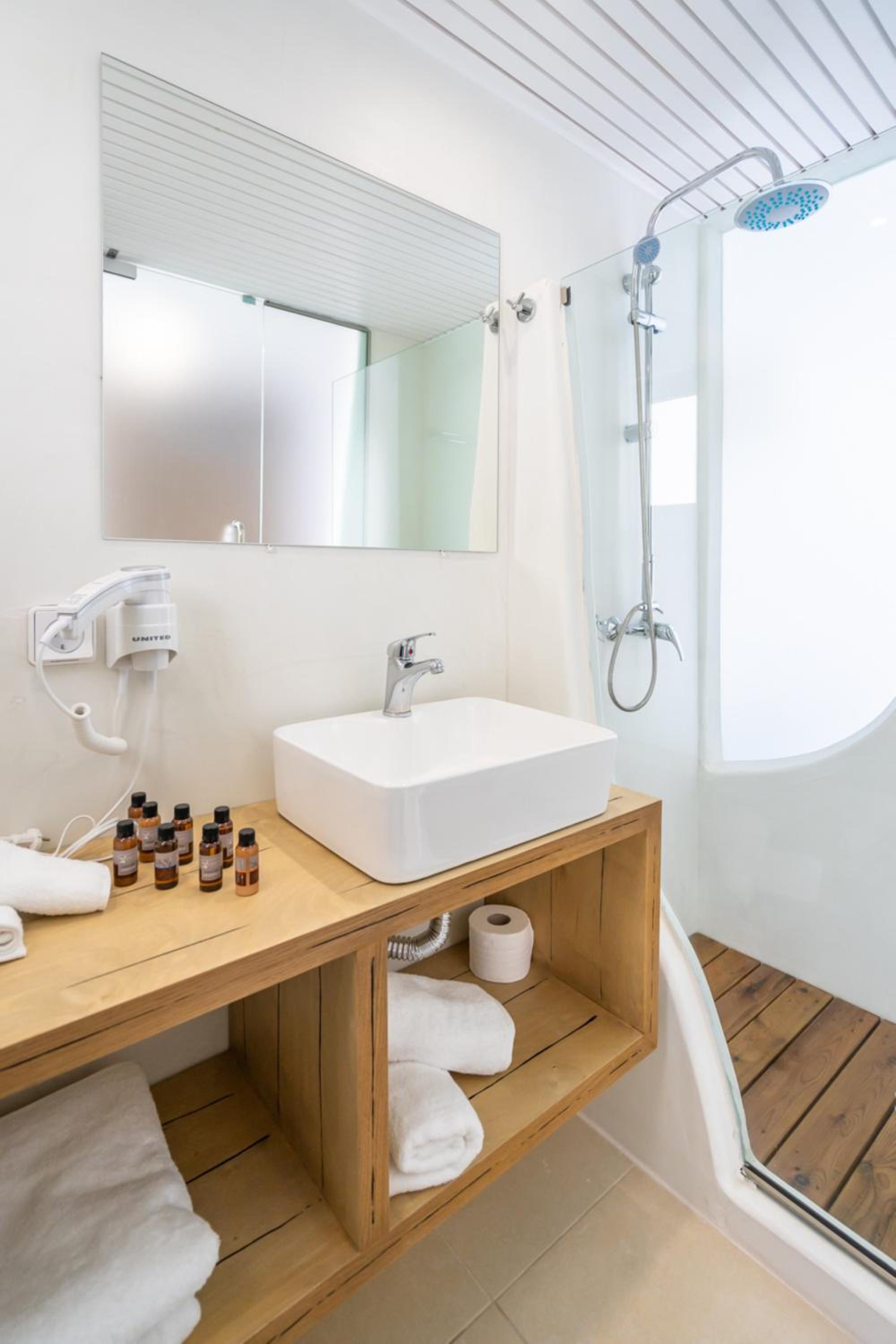 Junior Suite with Private Pool - Photo 6