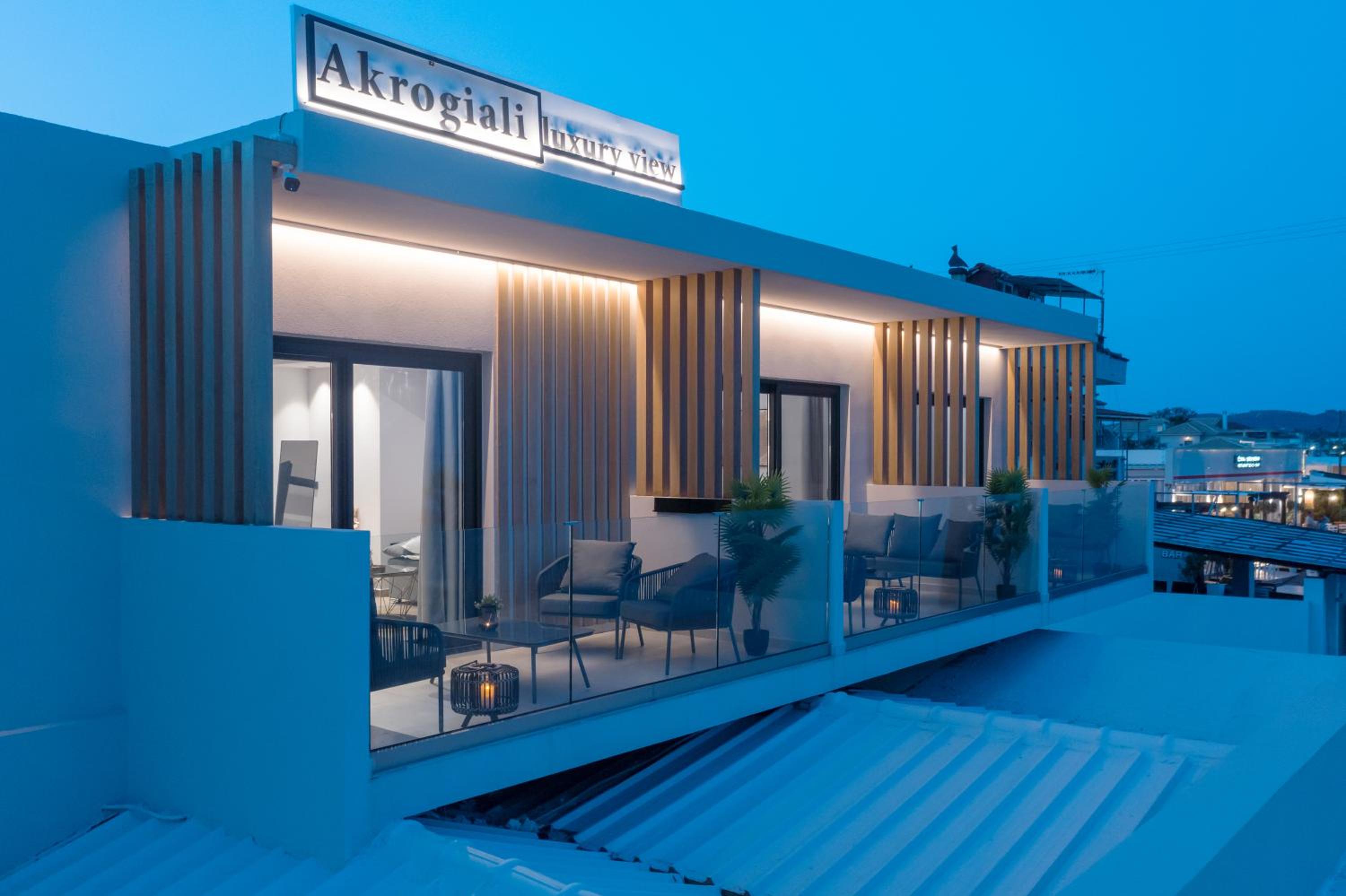 Deluxe Suite with Sea View