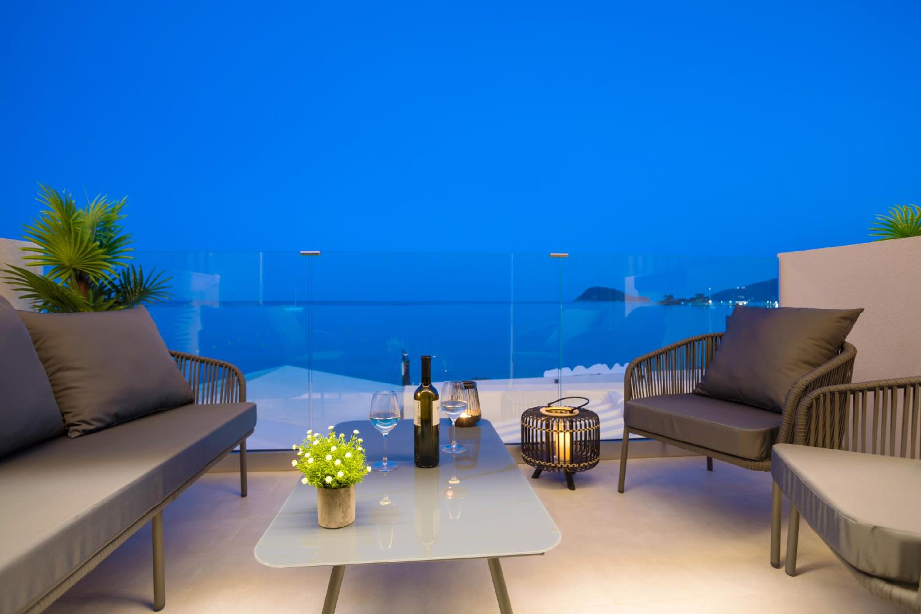 Queen Suite with Sea View photo 3