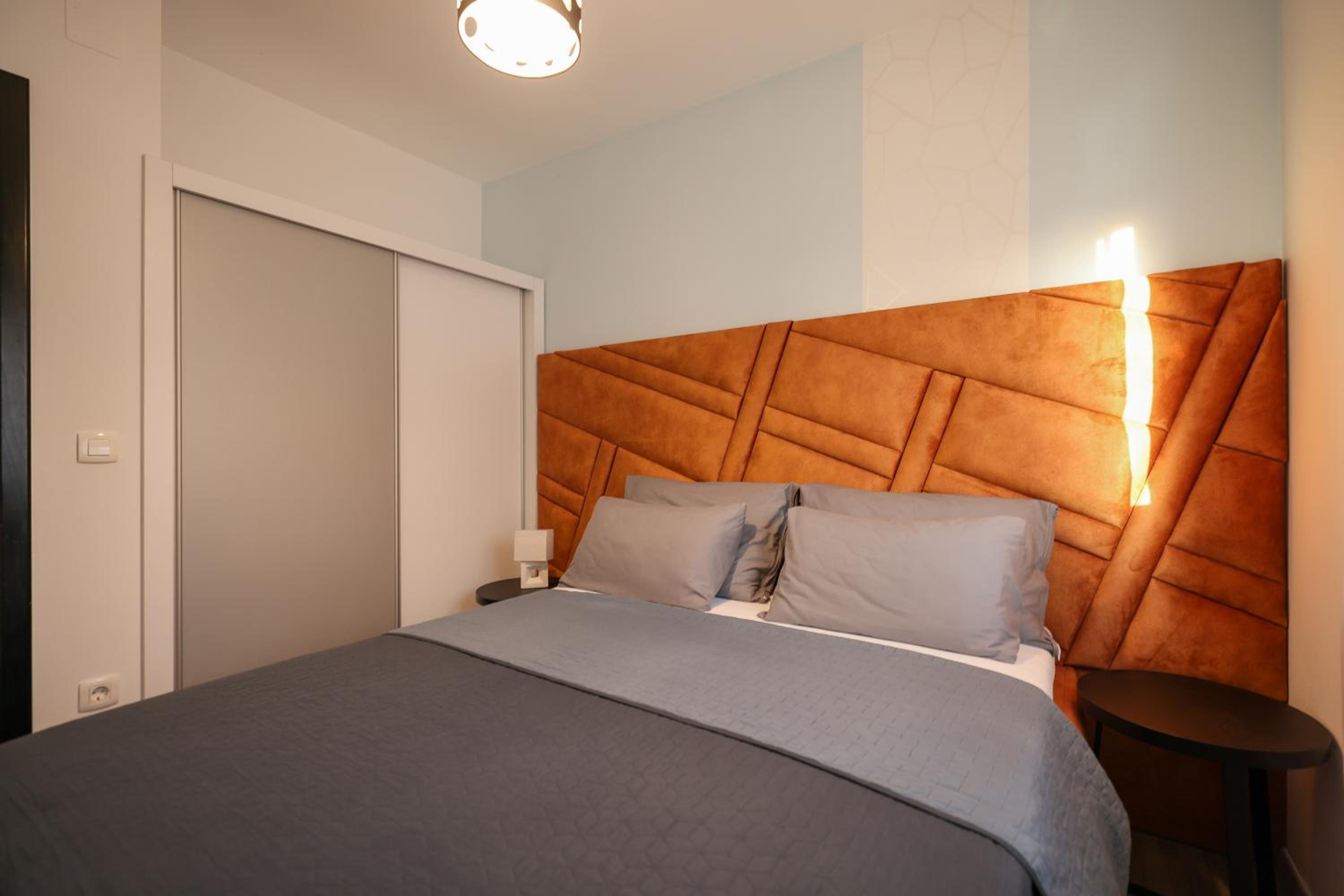 Deluxe Two-Bedroom Apartment Ground Floor with Pool View photo 3