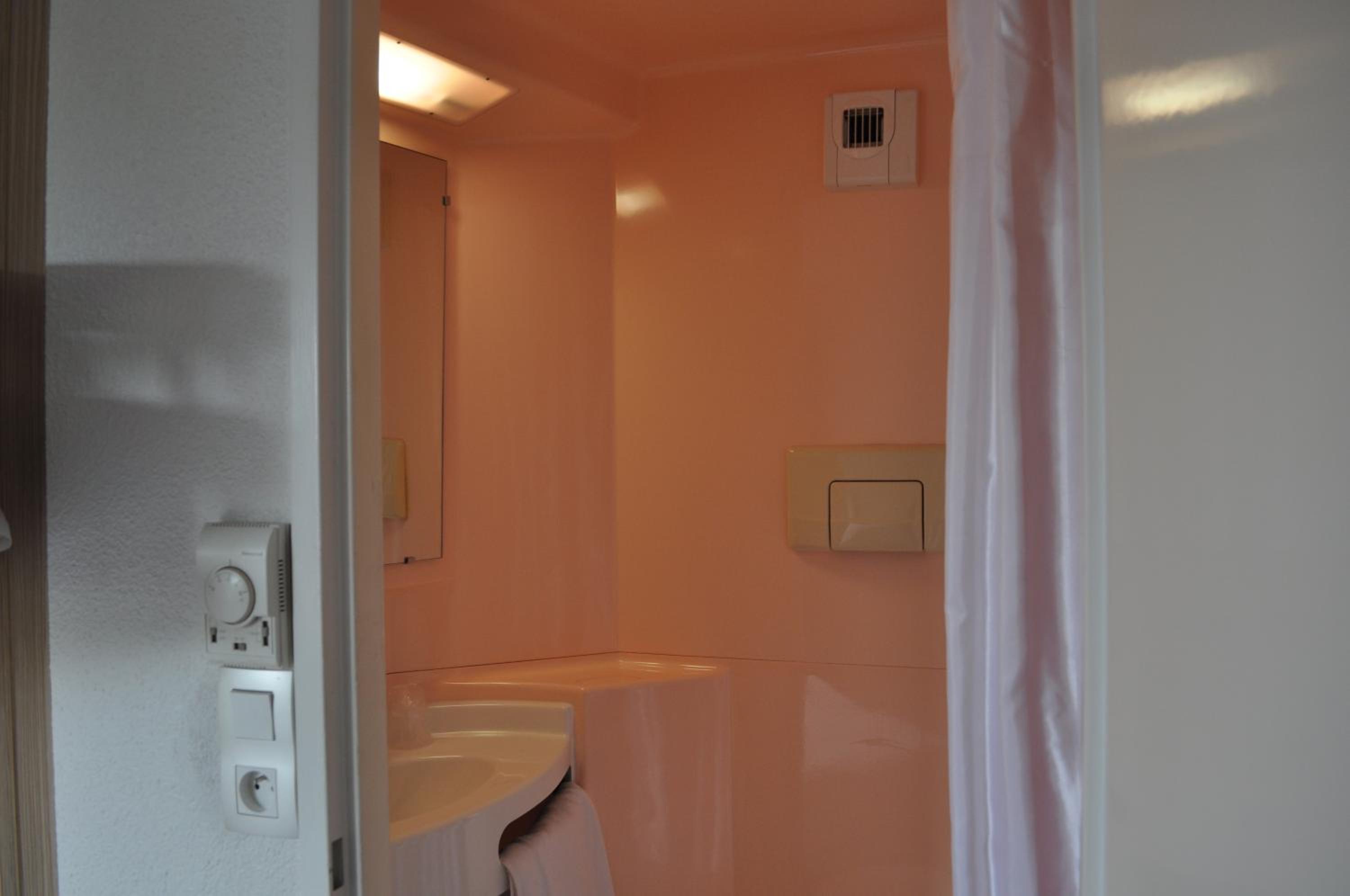 Double Room - Photo 7