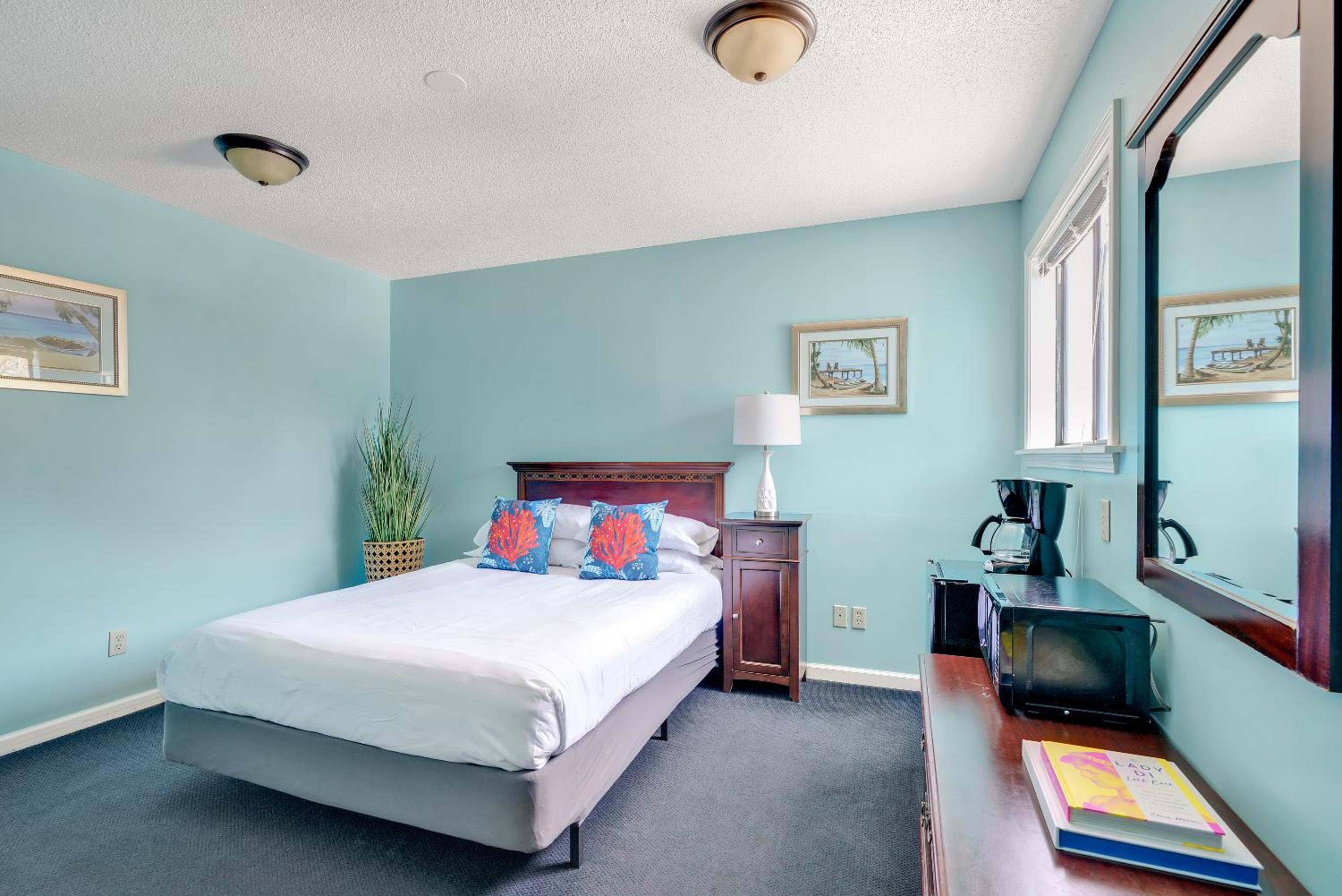 Standard Queen Room photo 1
