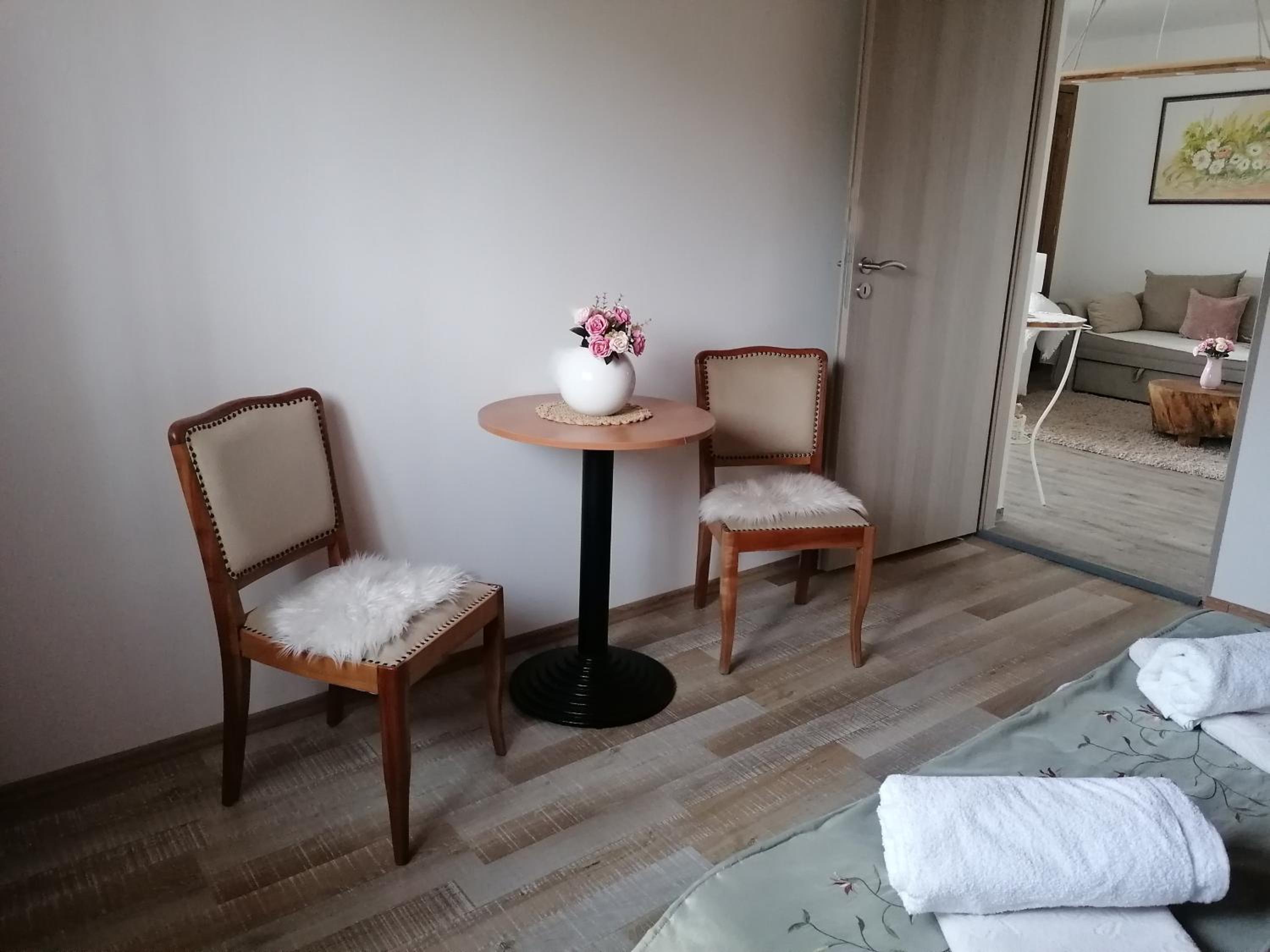 Apartment with Balcony photo 2