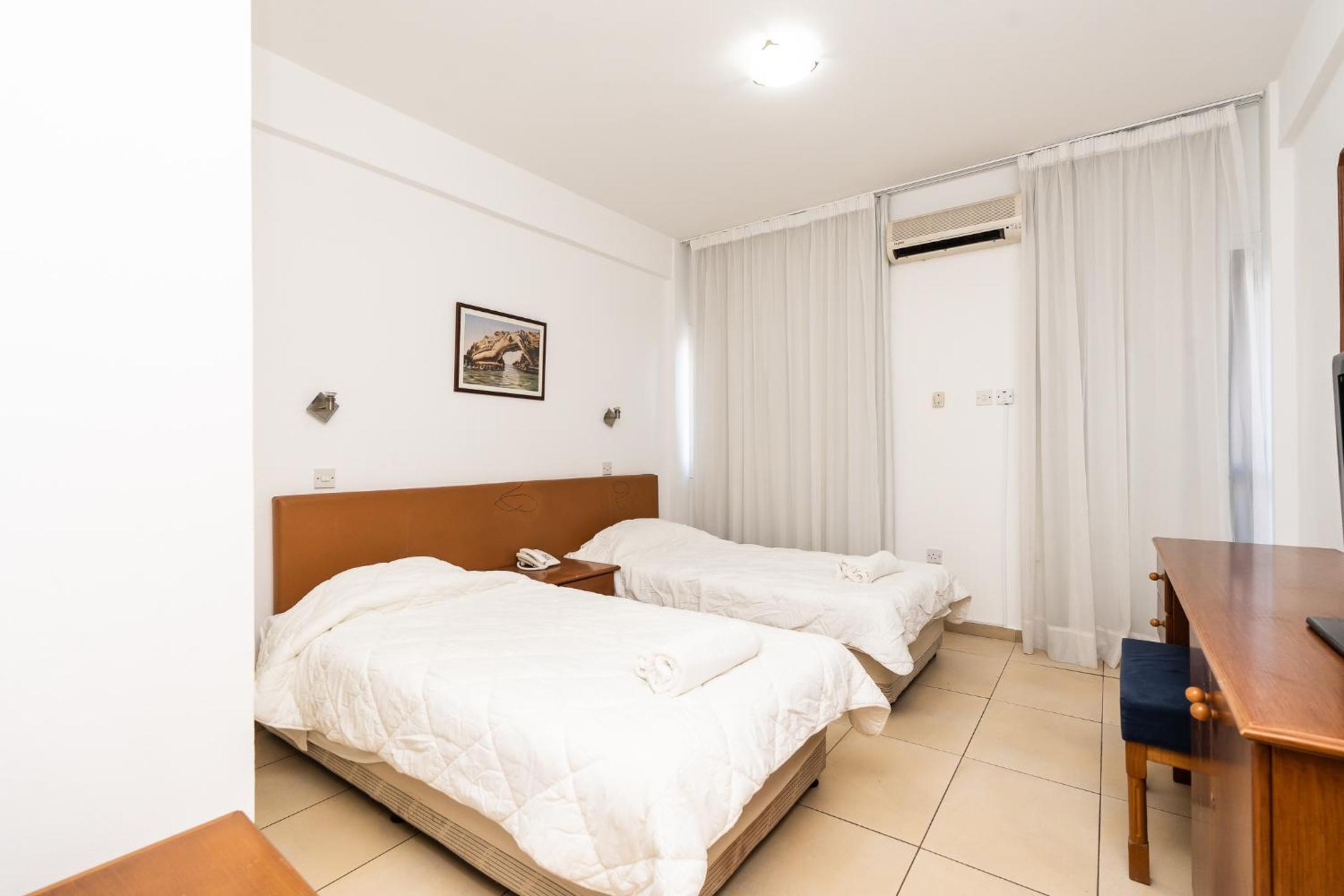 One-Bedroom Apartment photo 2