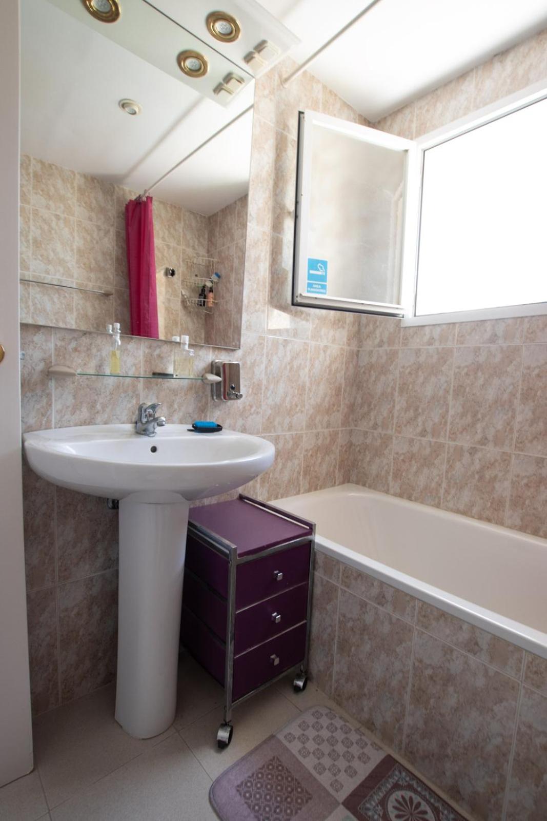 Double Room - Photo 9