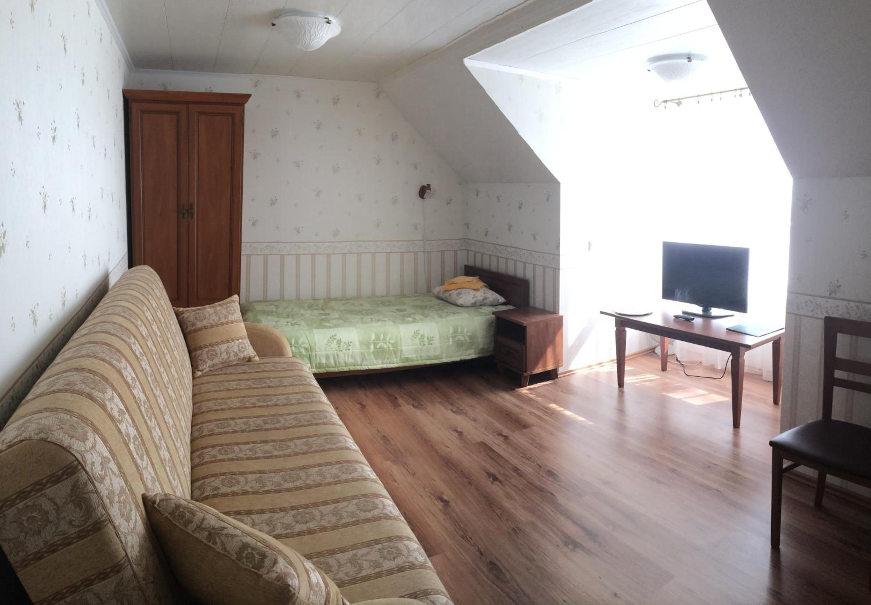 Twin Room with Extra Bed - Photo 3