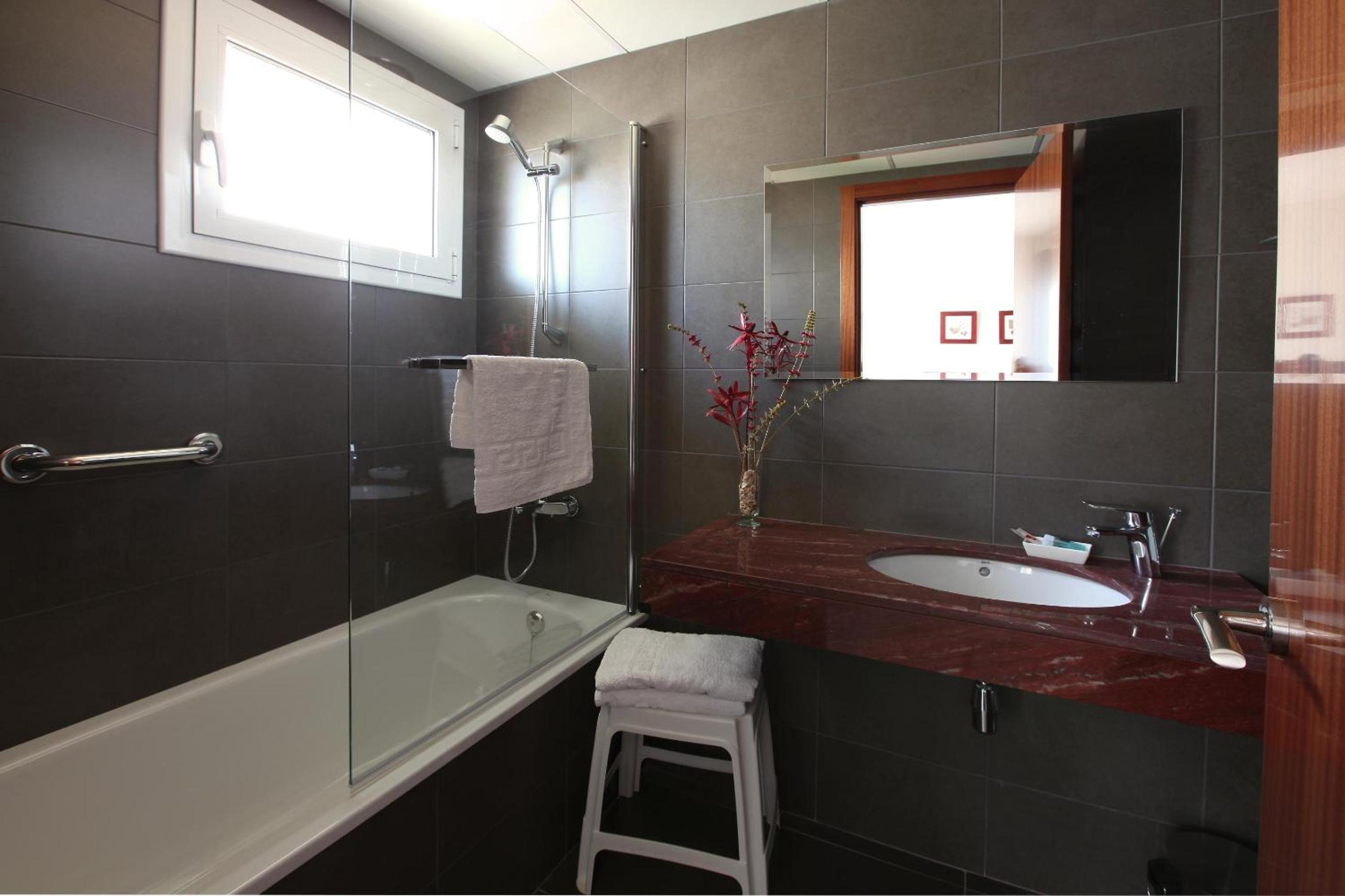 Superior Double or Twin Room with Balcony - Photo 3