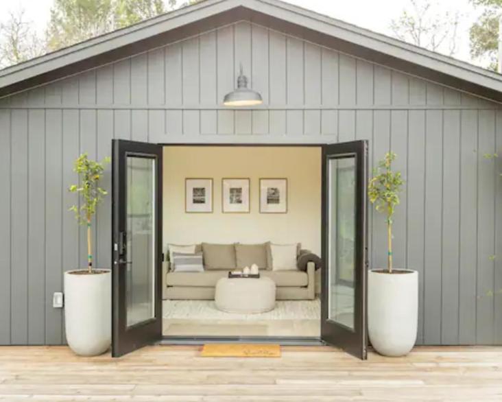 One-Bedroom House photo 1