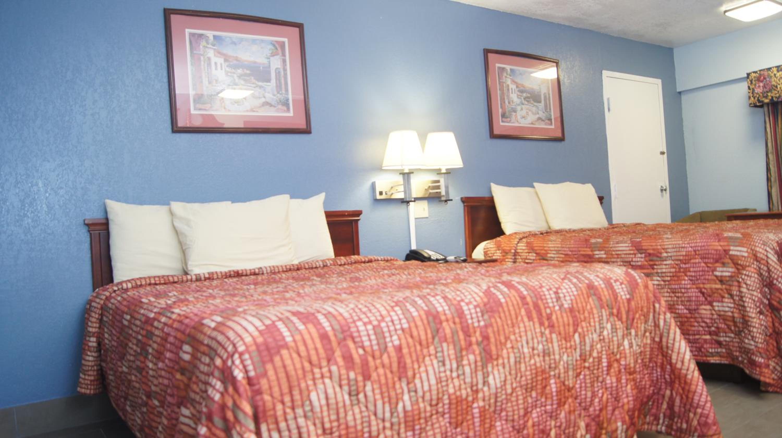 Two Beds Non-Smoking photo 3
