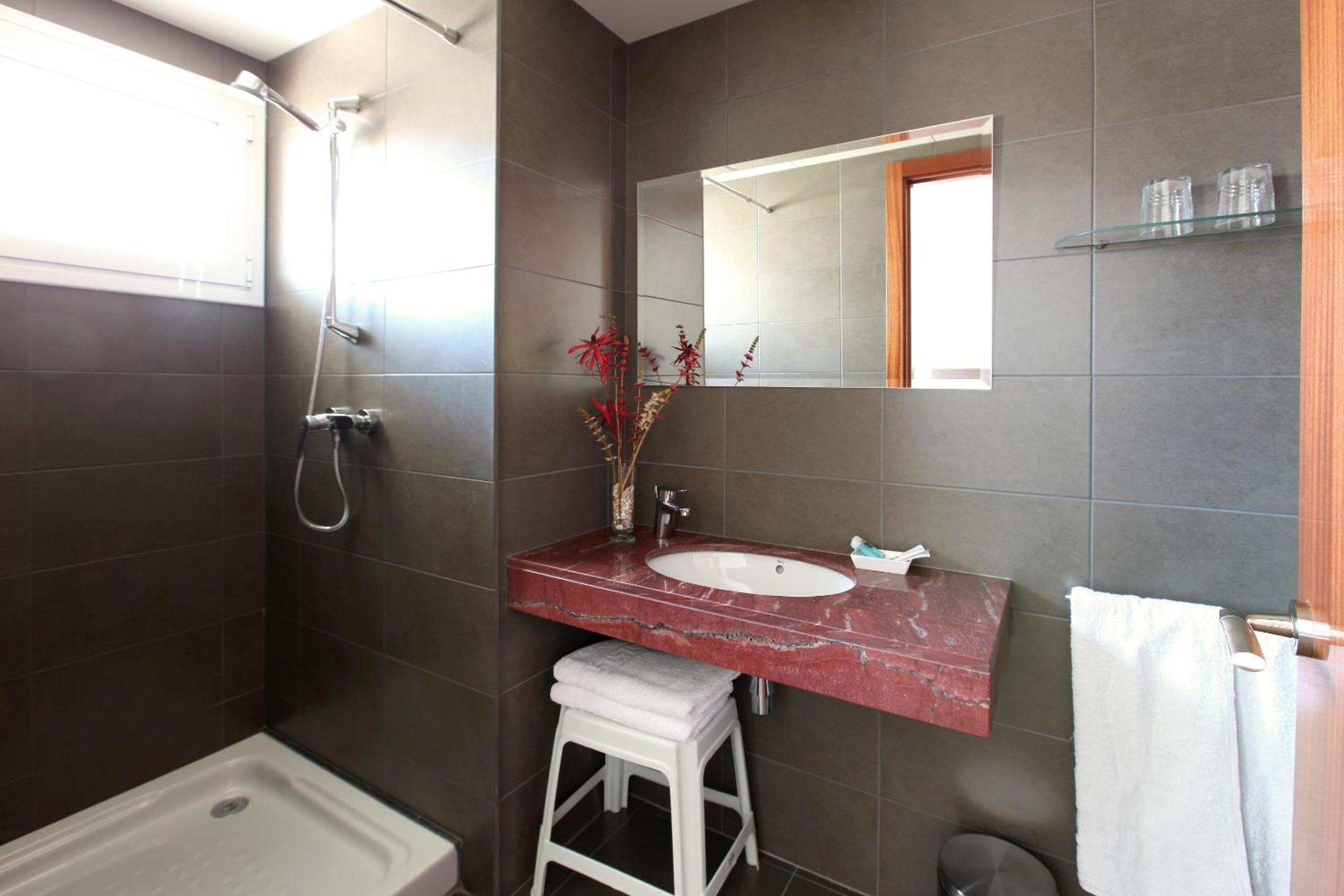 Superior Double or Twin Room with Balcony - Photo 7