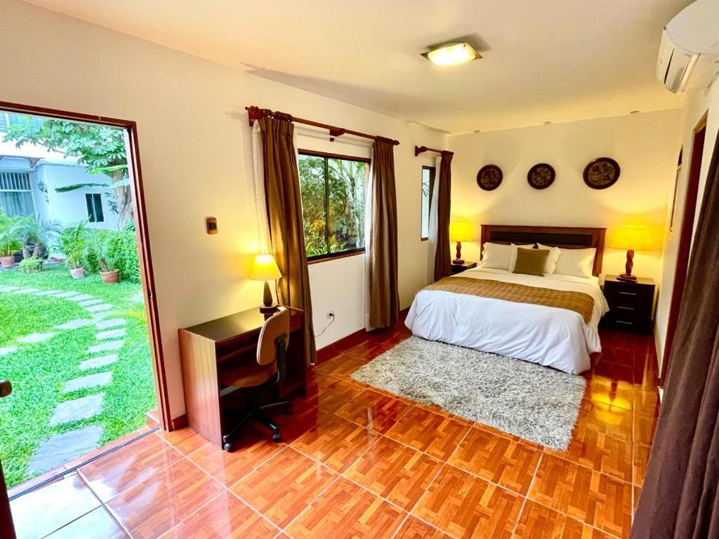 Suite with Garden View - Photo 25