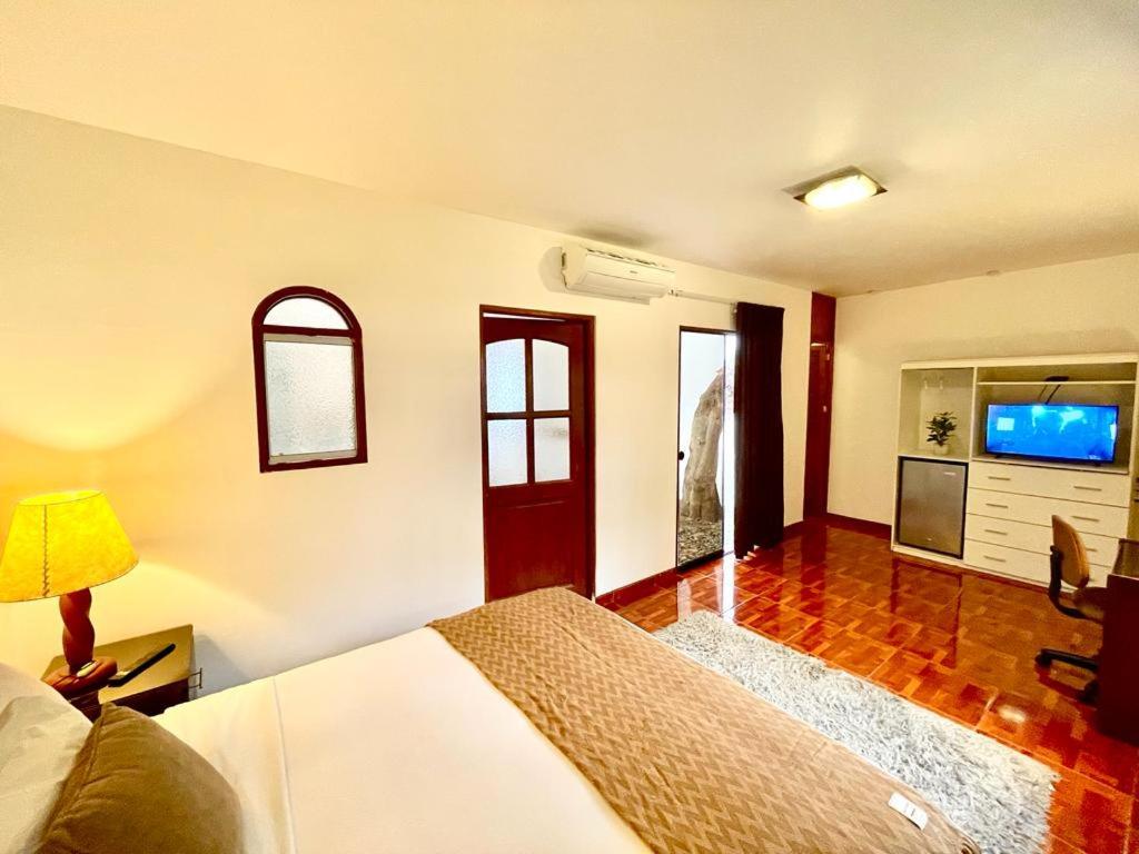 Suite with Garden View - Photo 26