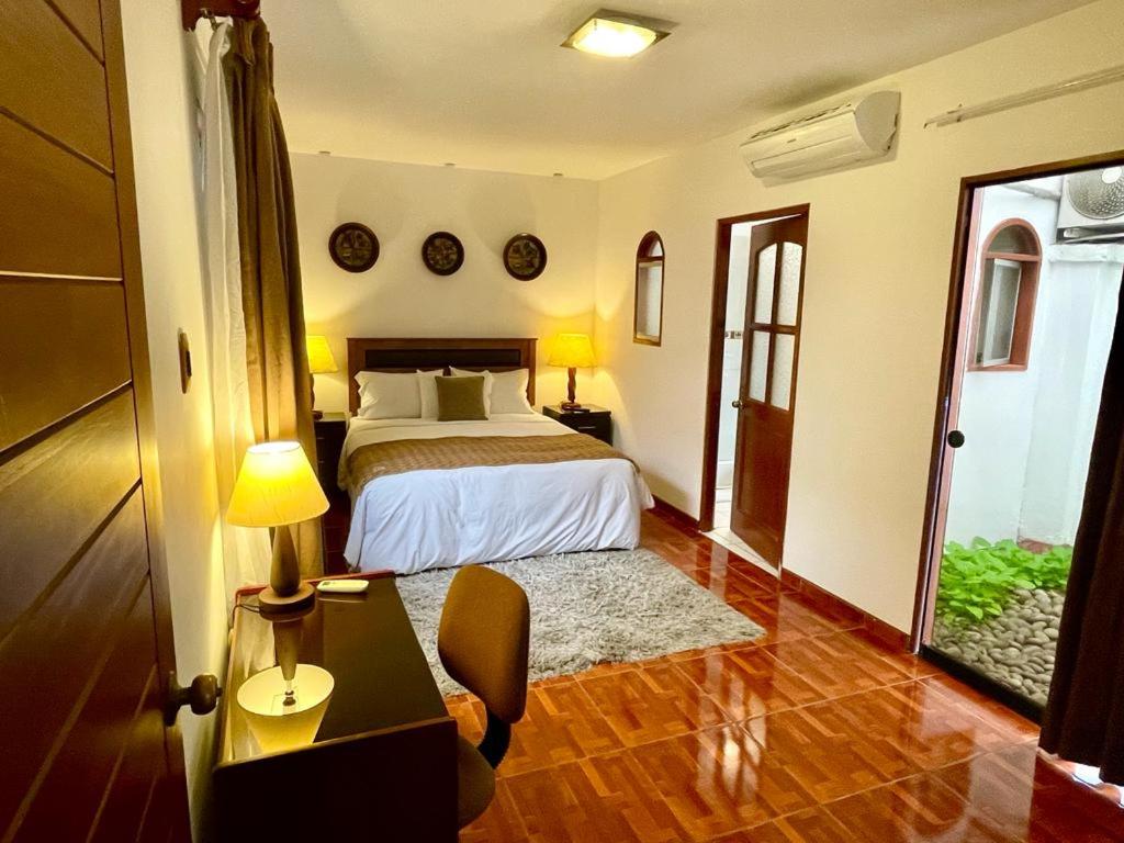 Suite with Garden View - Photo 32