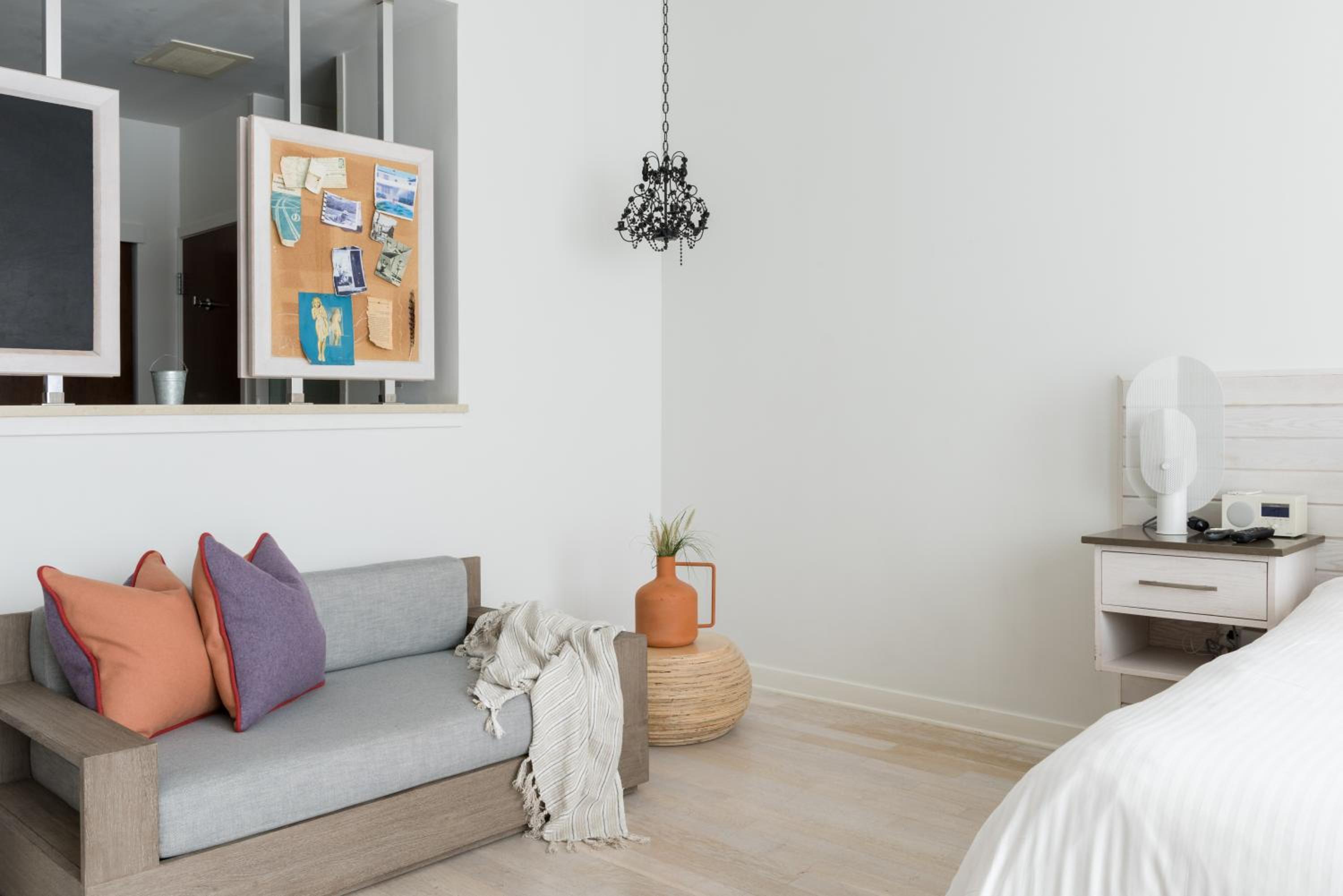 Standard King Room photo 2
