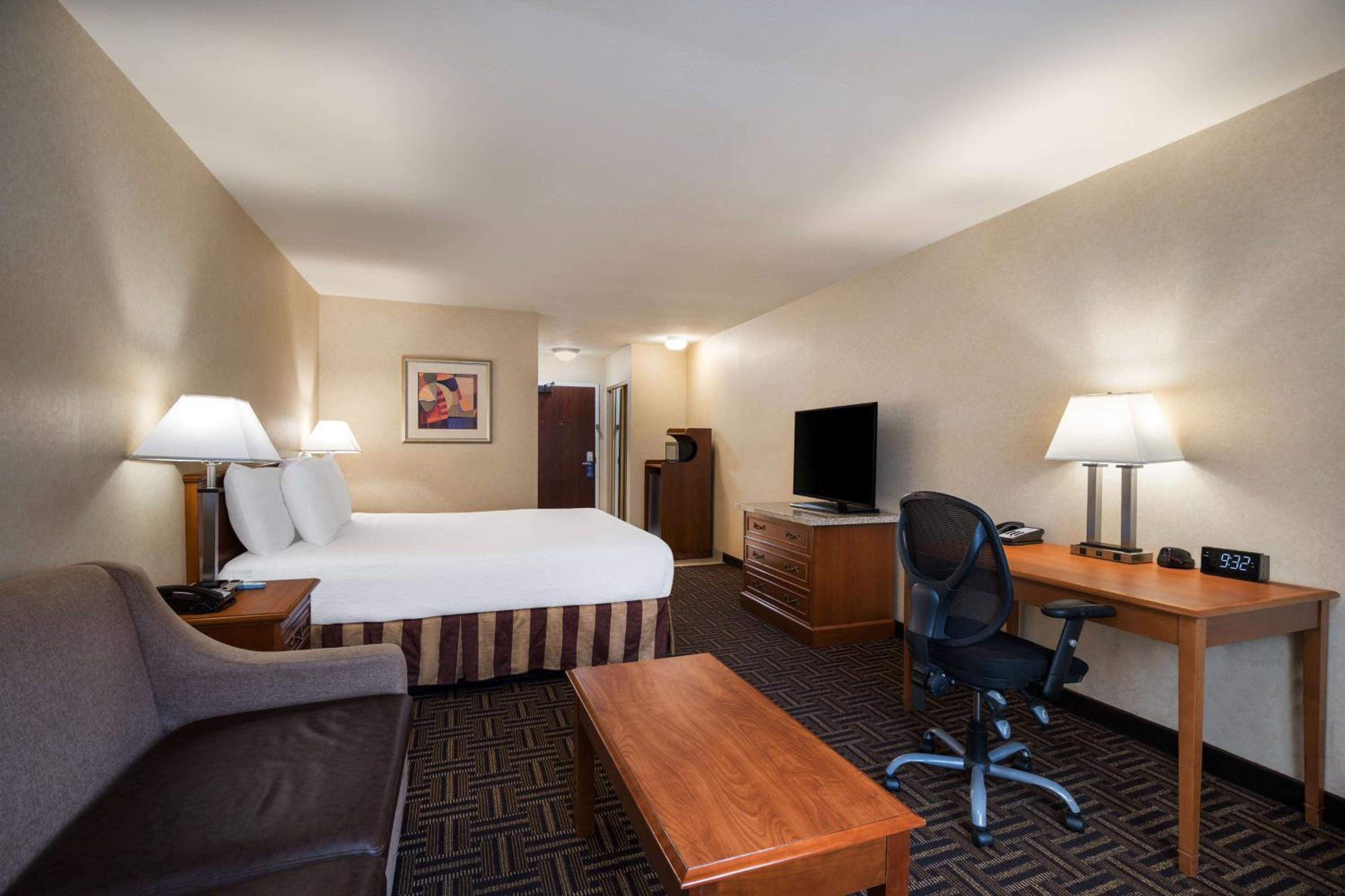 King Suite - Photo 1