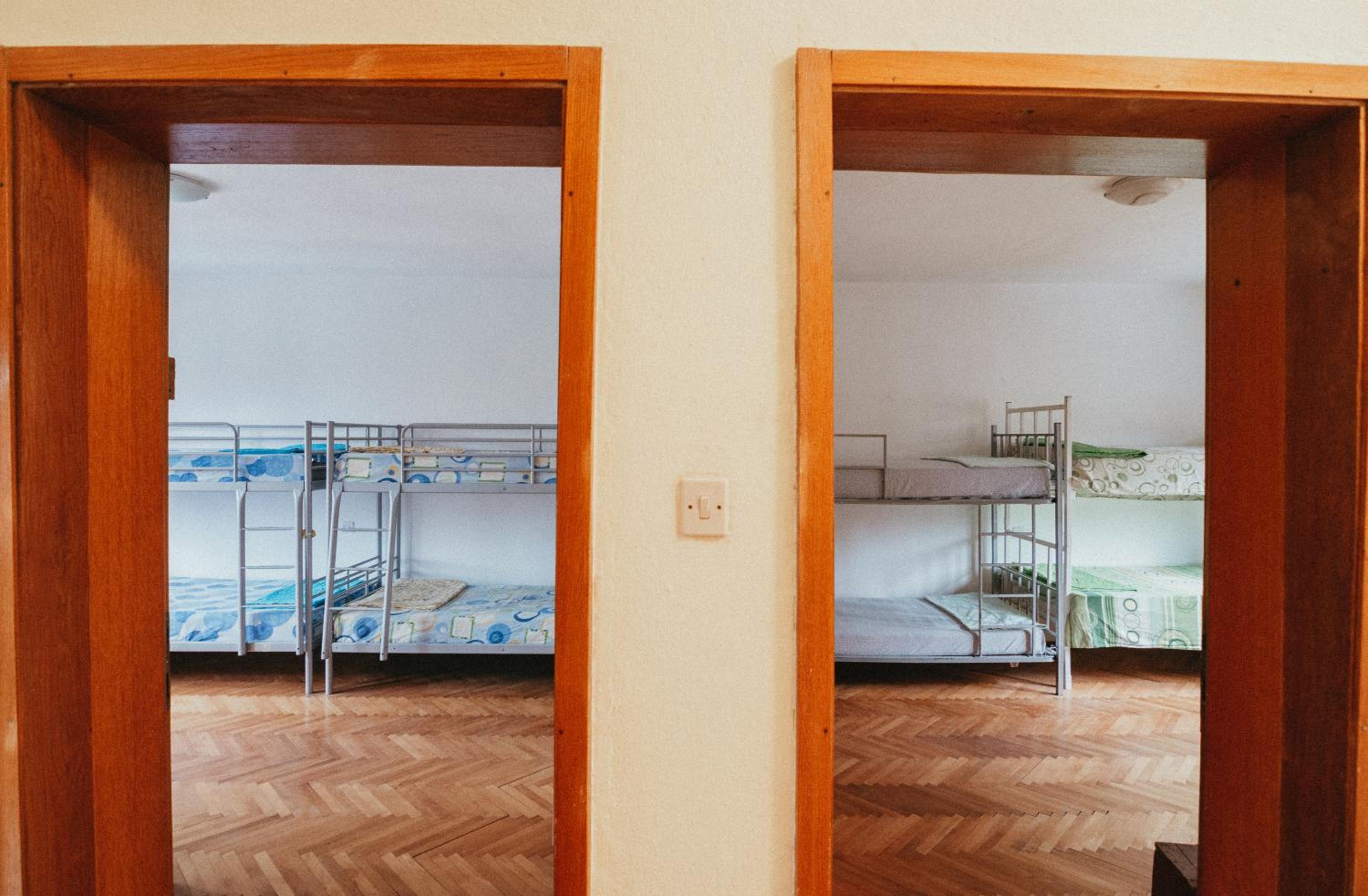 6-Bed Mixed Dormitory Room photo 3