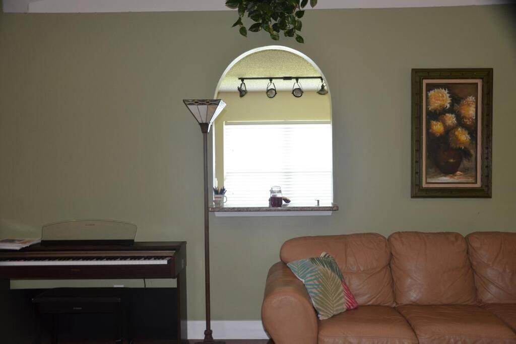Three-Bedroom House photo 2