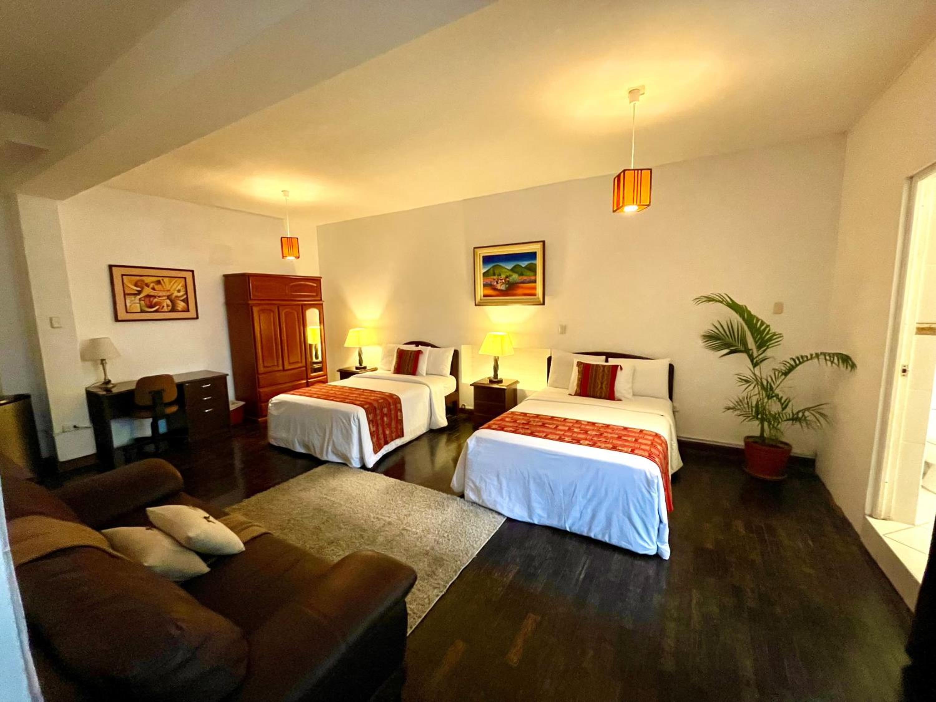 Quadruple Room - Photo 21
