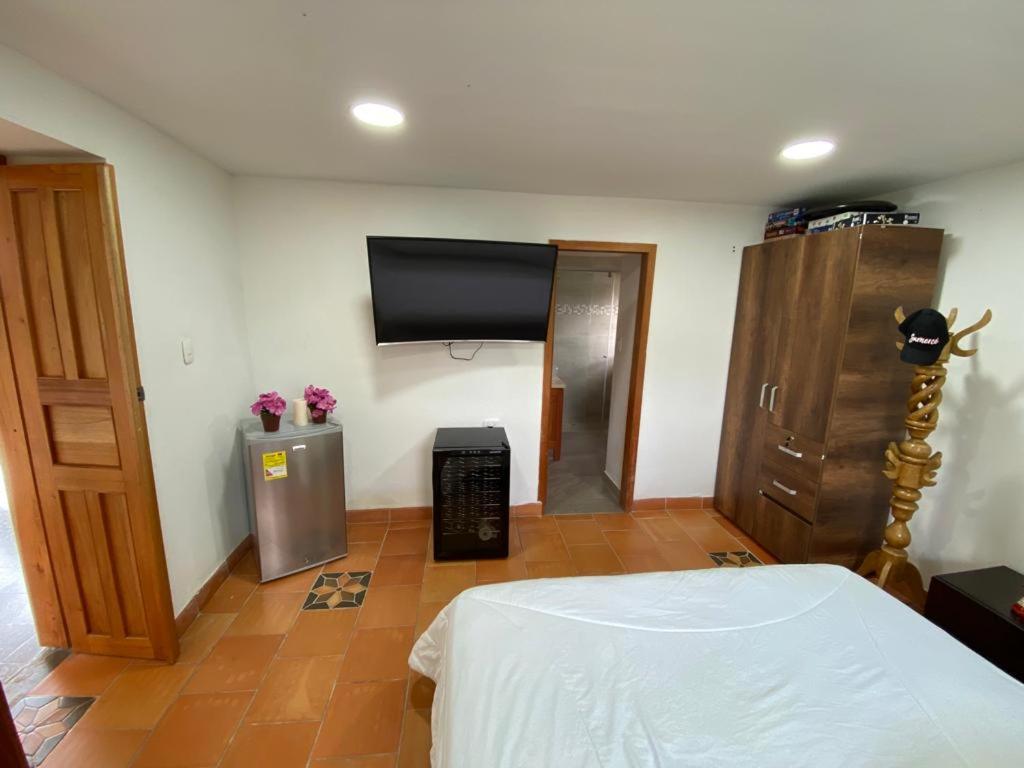 Double Room With Private Bathroom photo 3