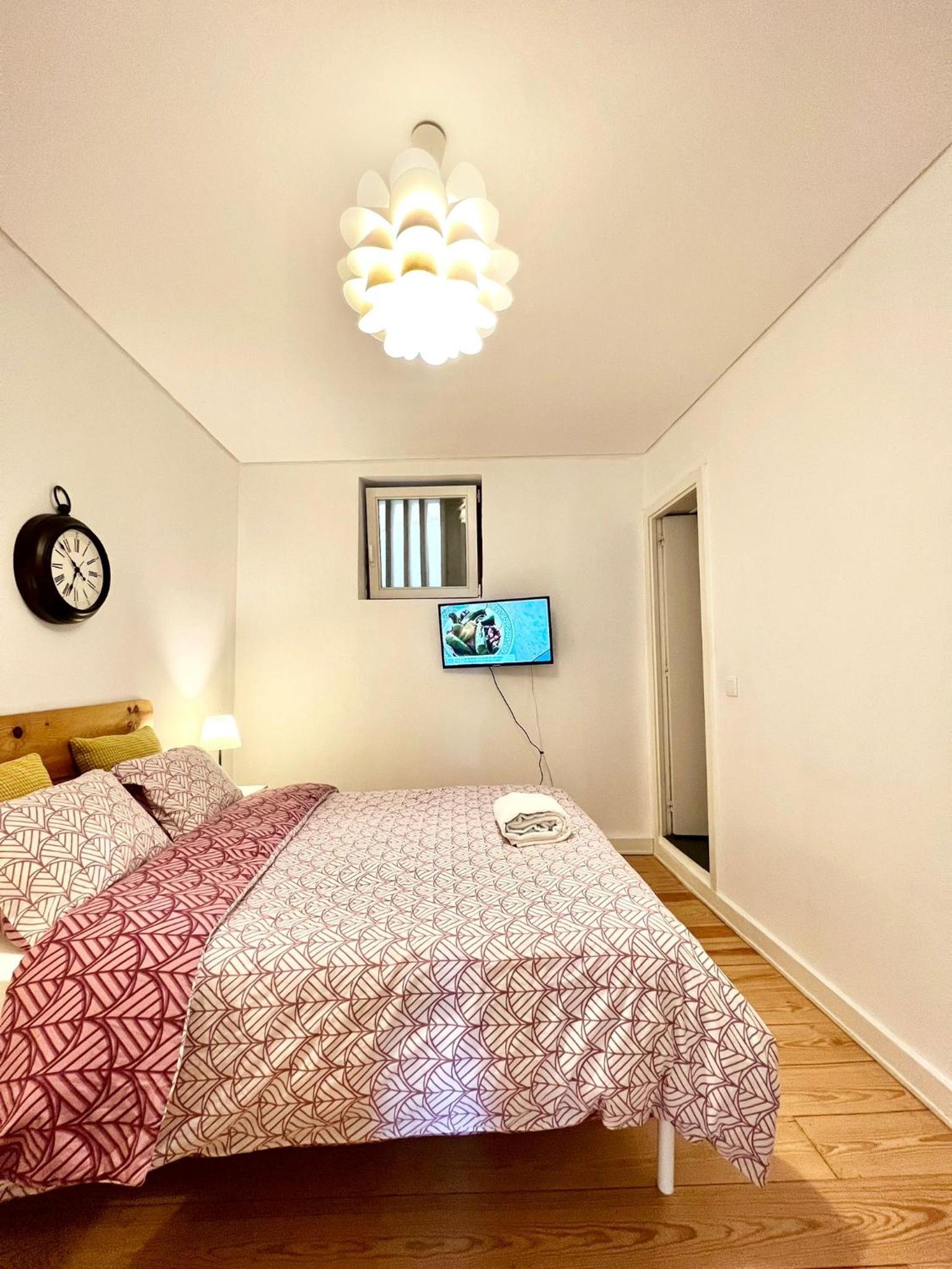 Standard Suite - Interior View - Photo 9