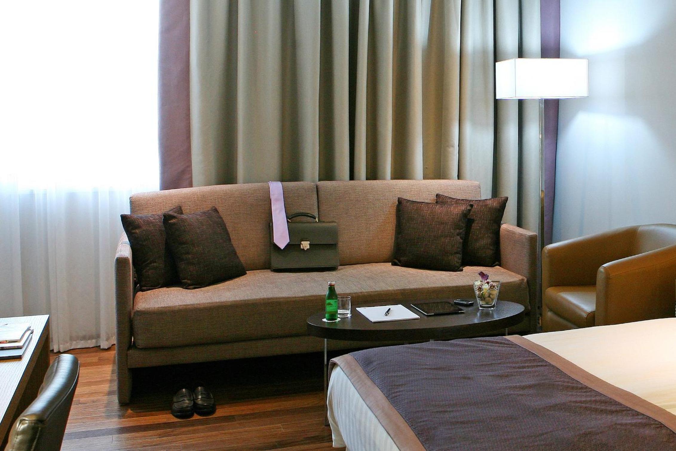 King Room with Sofa Bed and City View - Photo 2