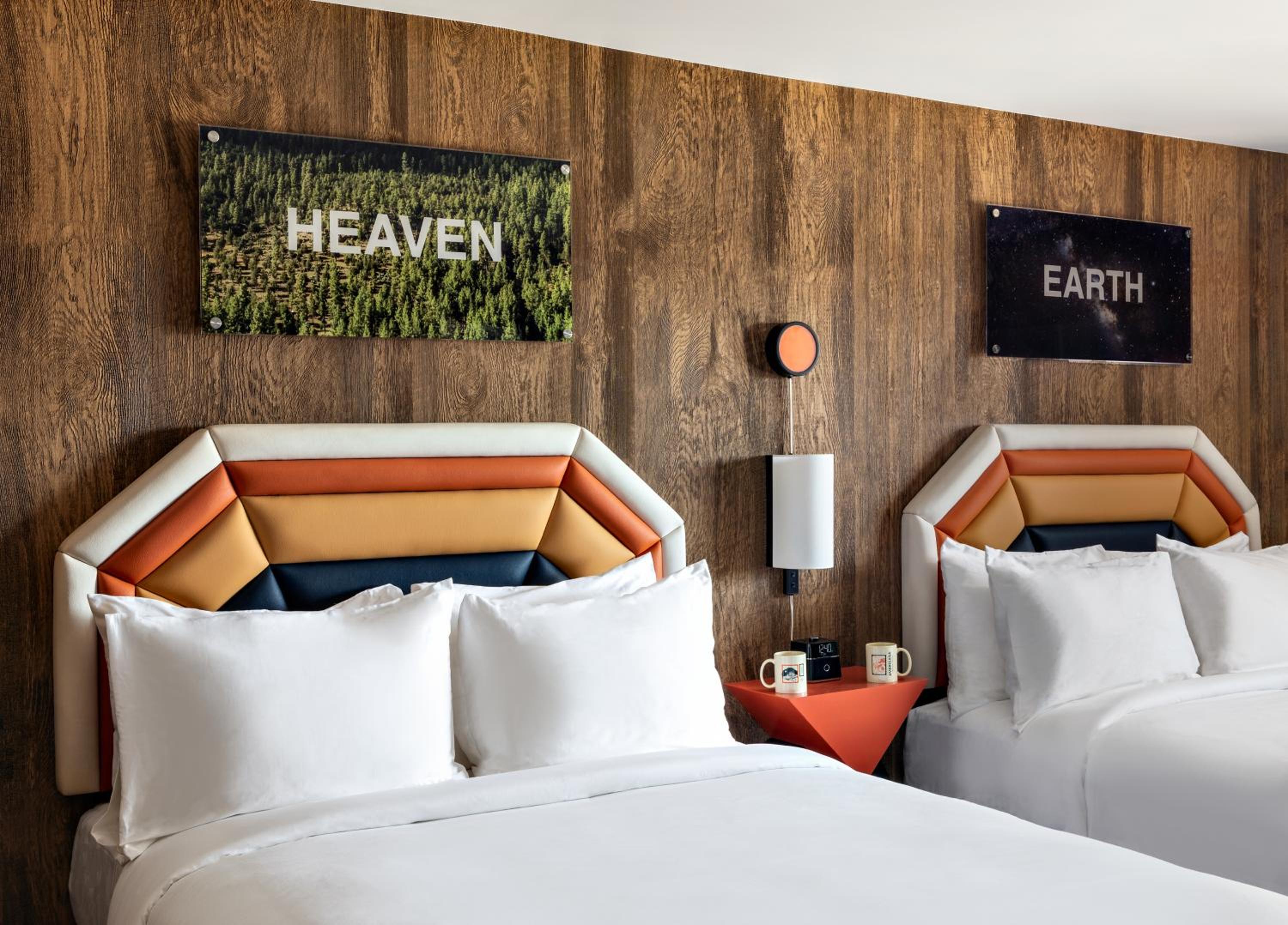 Superior Queen Room with Two Queen Beds - Photo 7