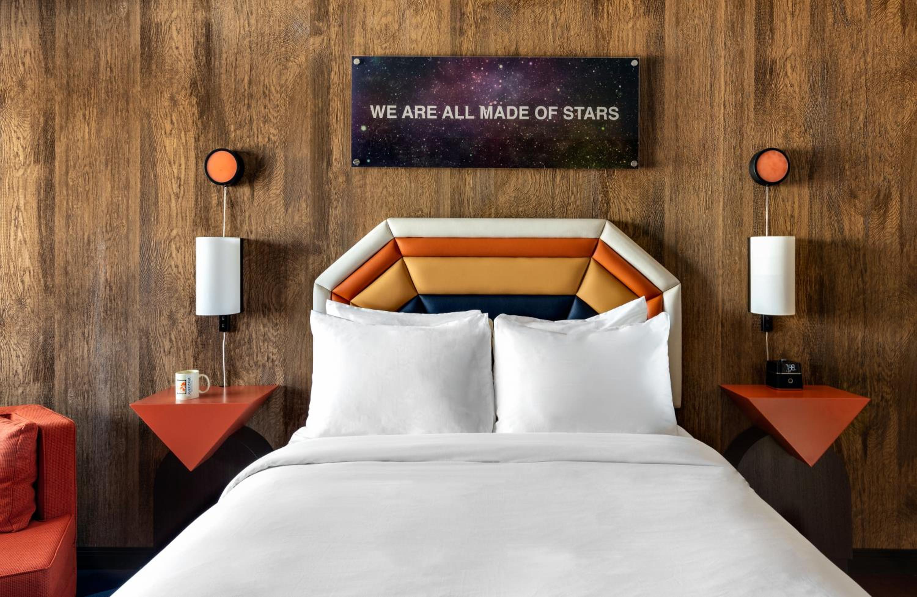 Deluxe Queen Room - Photo 7