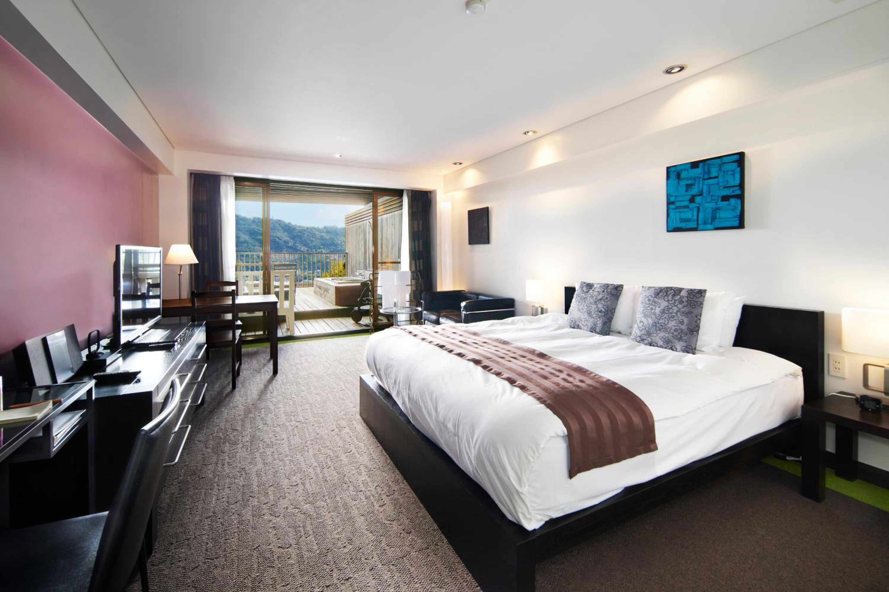 Deluxe King Room