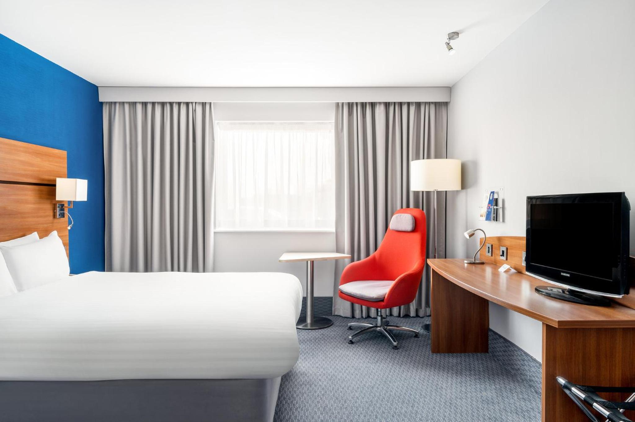 Standard Double Room with Free Hot Breakfast - Photo 4