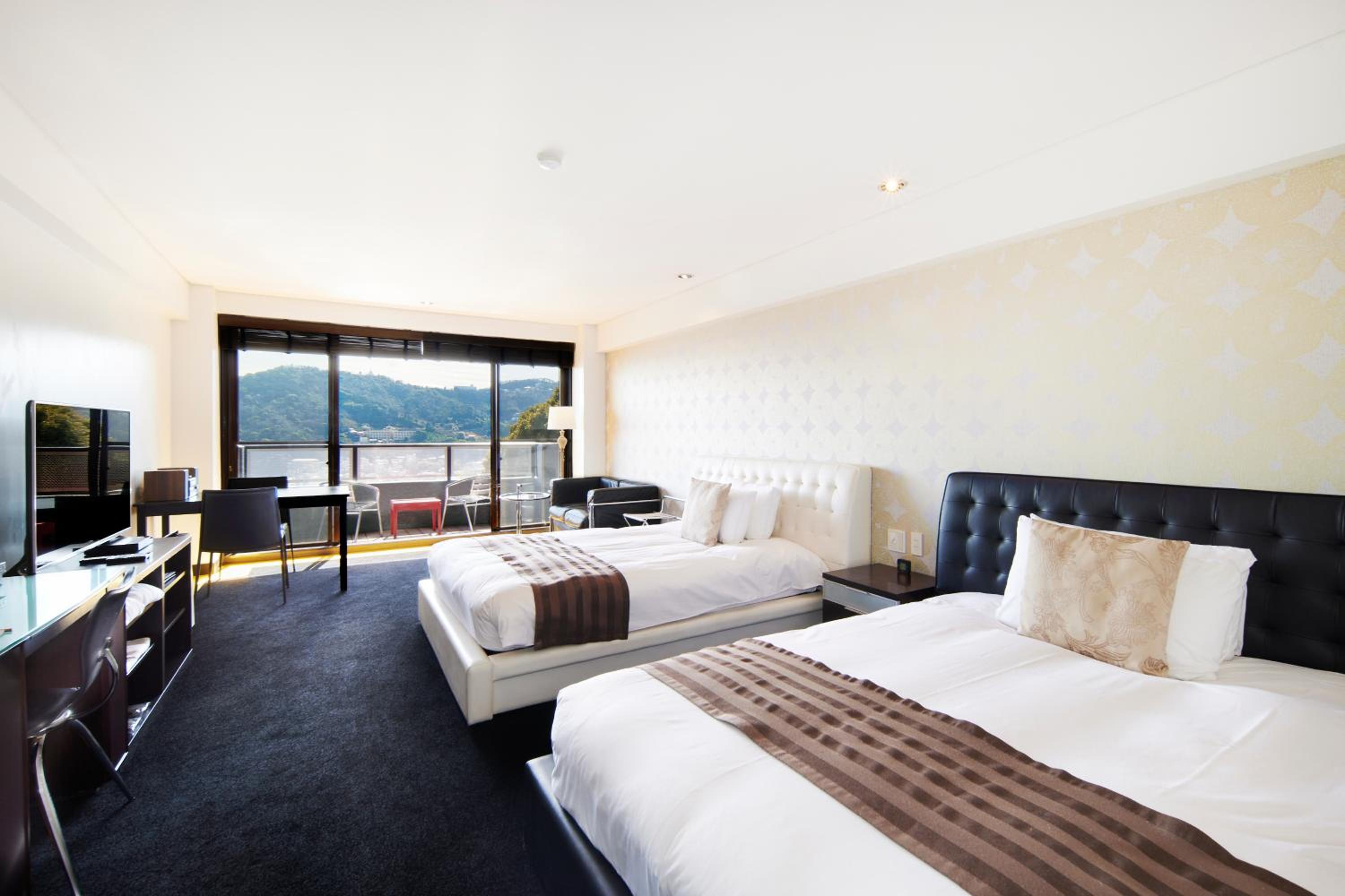 Deluxe Twin Room with Jacuzzi